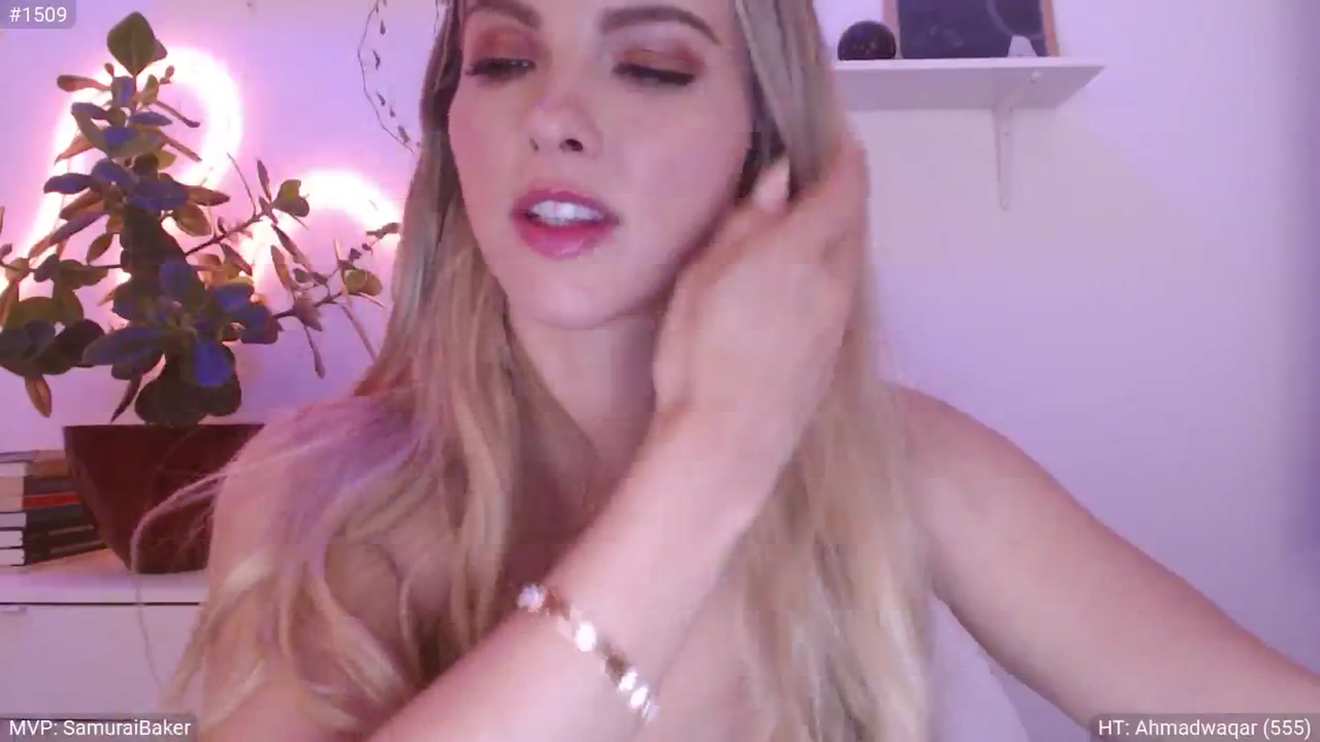 Gallery image thumbnail from StacyDoll's myfreecams stream on, 10/03/2024, 22:47 image 12 of 20