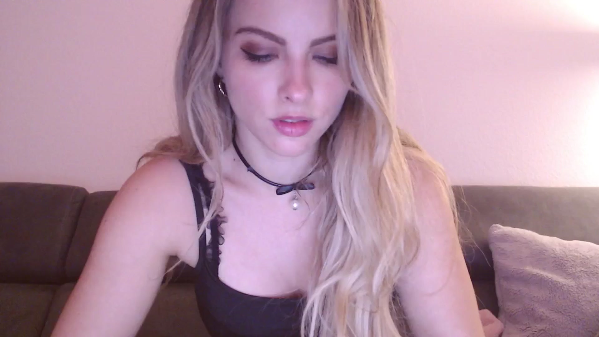Gallery image thumbnail from StacyDoll's myfreecams stream on, 02/02/2025, 21:25 image 2 of 20