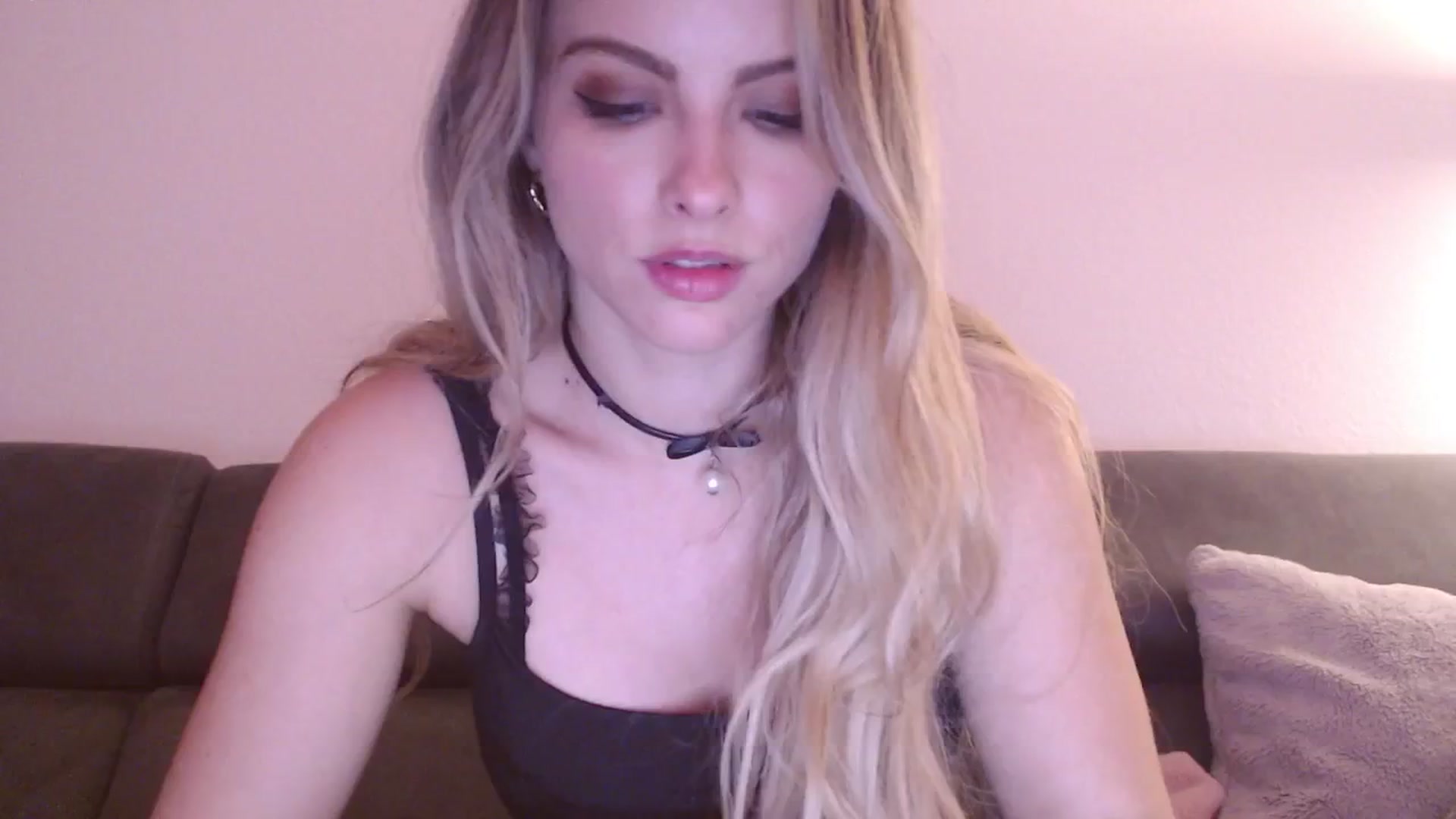 Gallery image thumbnail from StacyDoll's myfreecams stream on, 02/02/2025, 21:25 image 1 of 20