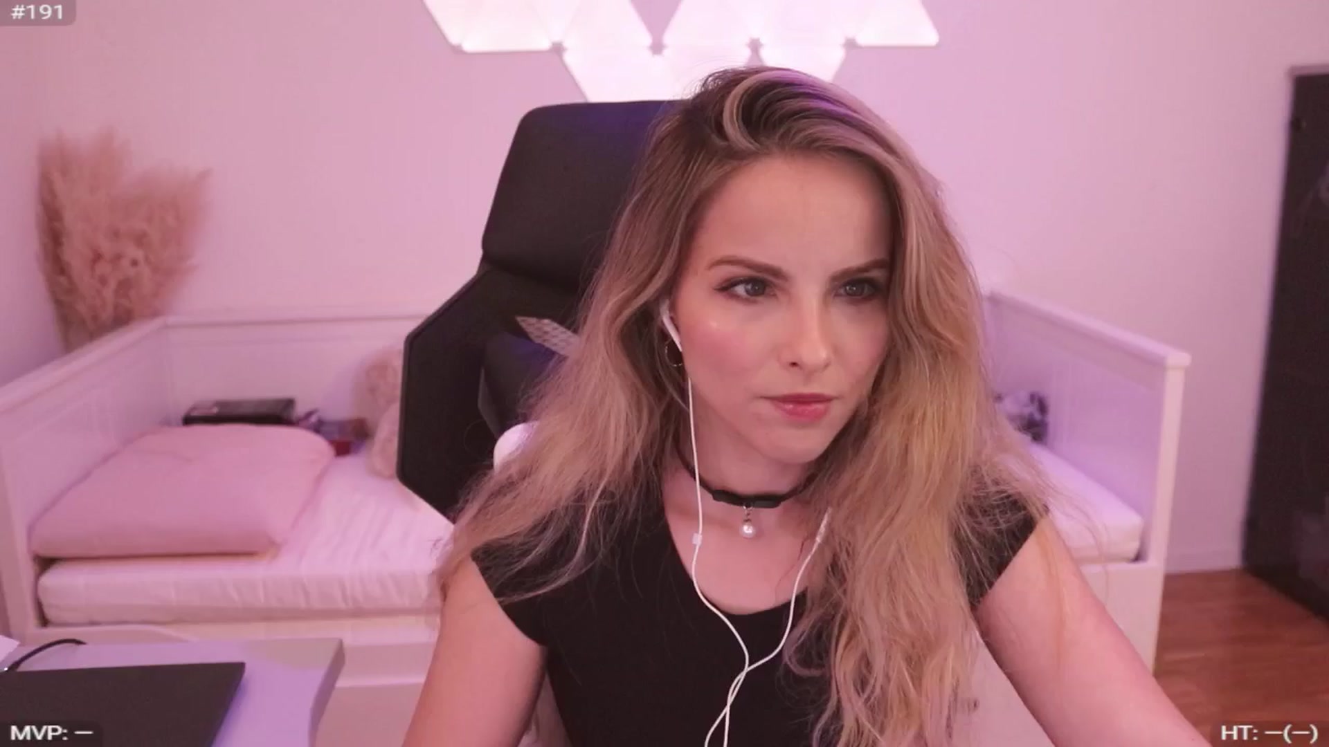 Gallery image thumbnail from StacyDoll's myfreecams stream on, 02/24/2025, 22:47 image 10 of 20