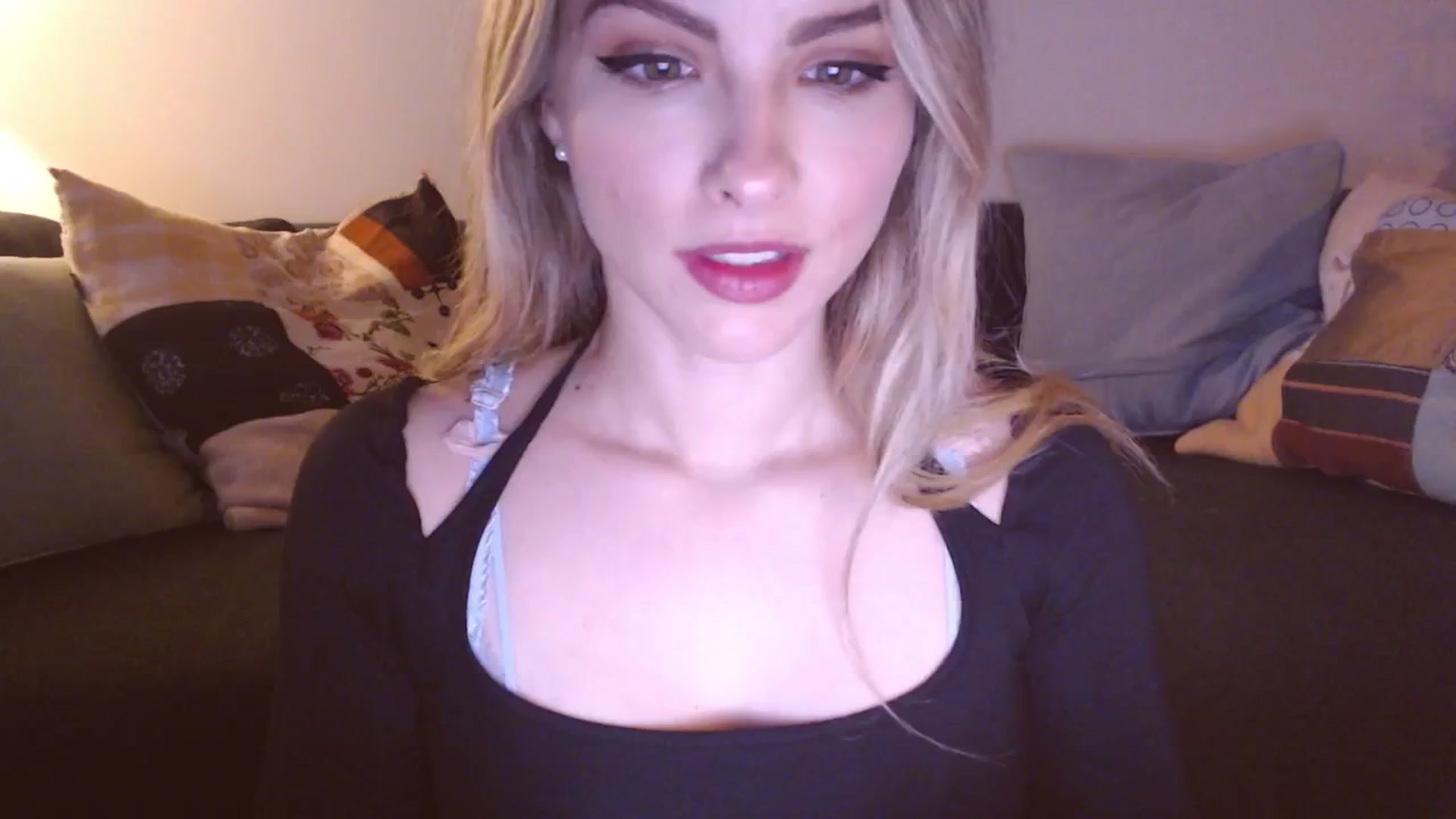 Gallery image thumbnail from StacyDoll's myfreecams stream on, 05/19/2025, 04:37 image 3 of 20