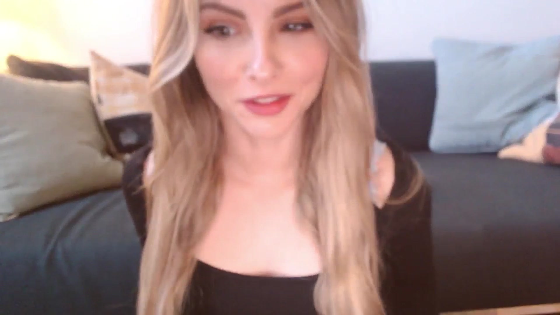 Gallery image thumbnail from StacyDoll's myfreecams stream on, 05/19/2025, 04:37 image 17 of 20