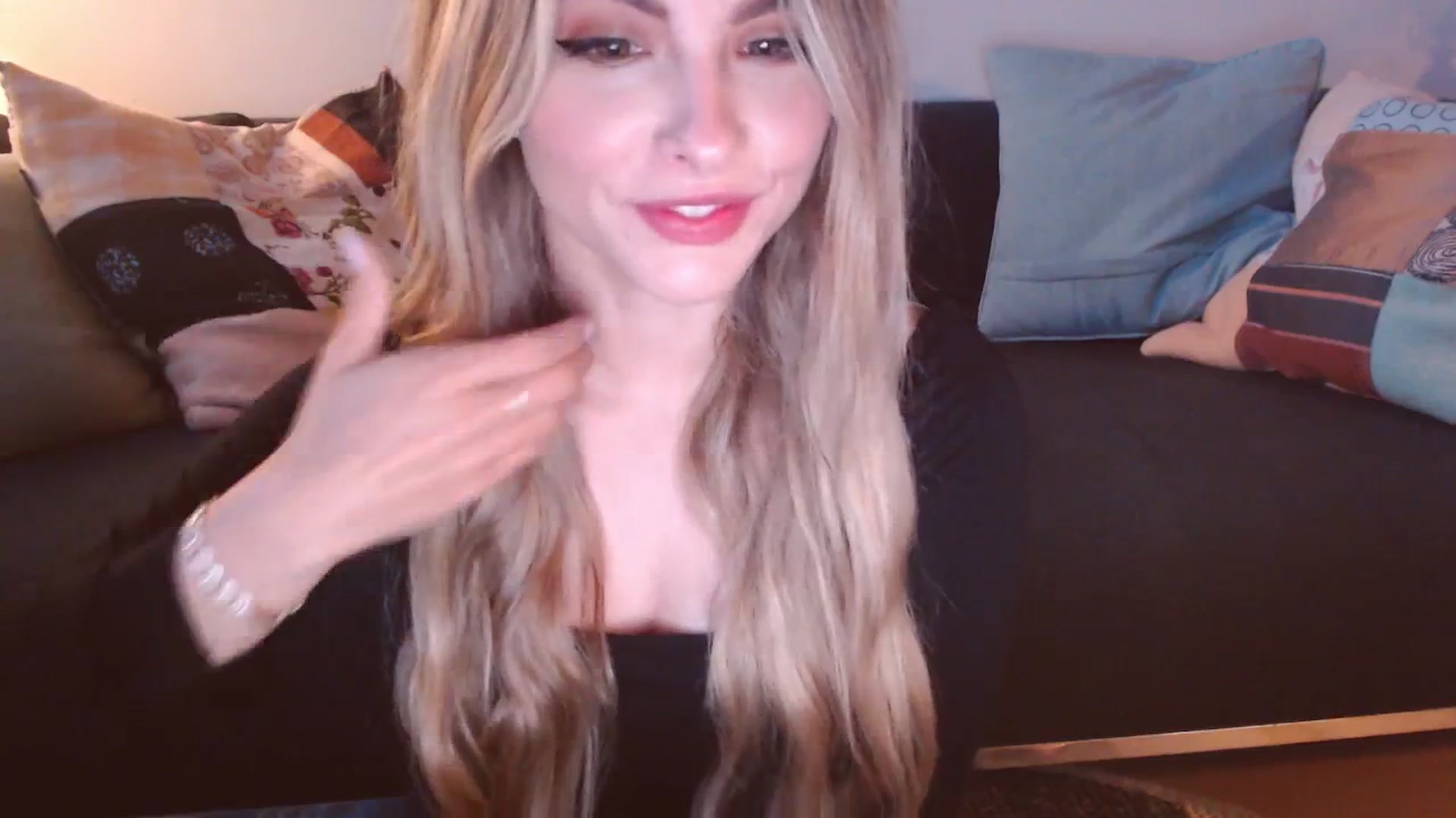 Gallery image thumbnail from StacyDoll's myfreecams stream on, 05/19/2025, 04:37 image 6 of 20