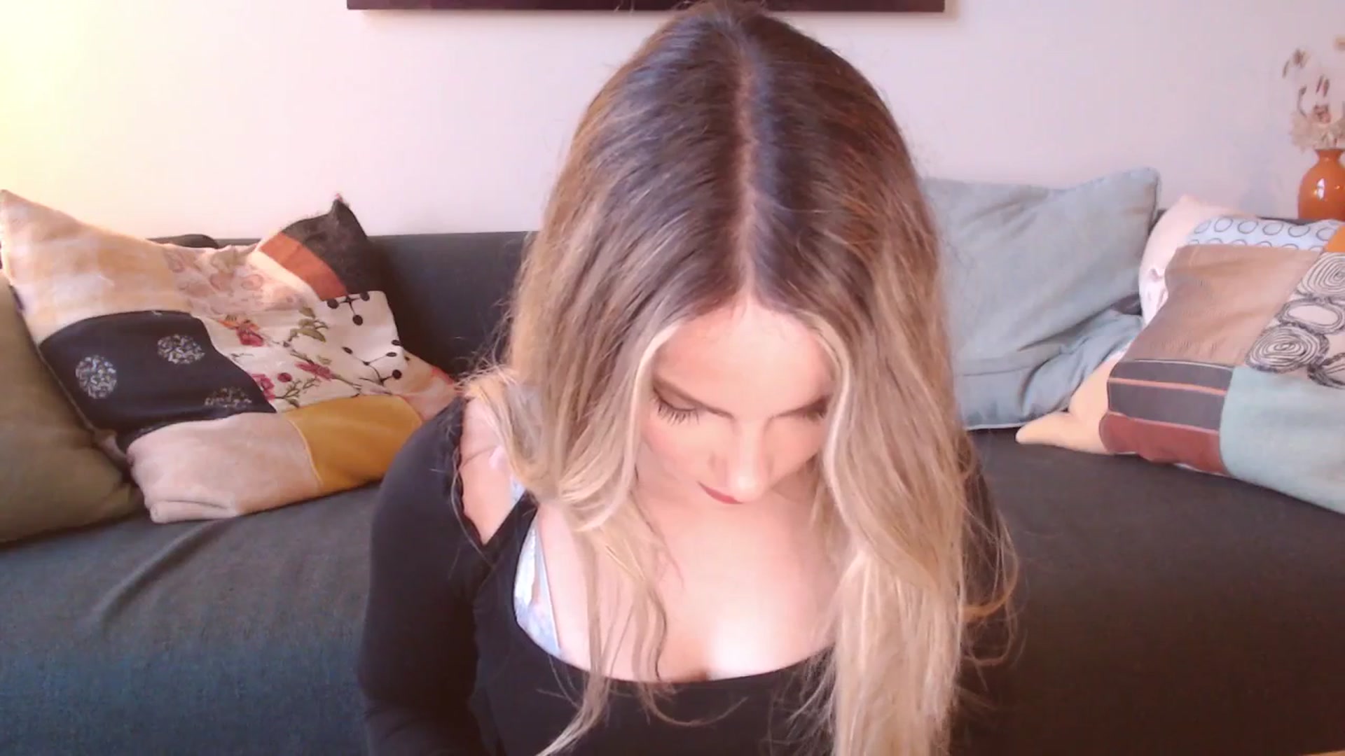 Gallery image thumbnail from StacyDoll's myfreecams stream on, 05/19/2025, 04:37 image 9 of 20