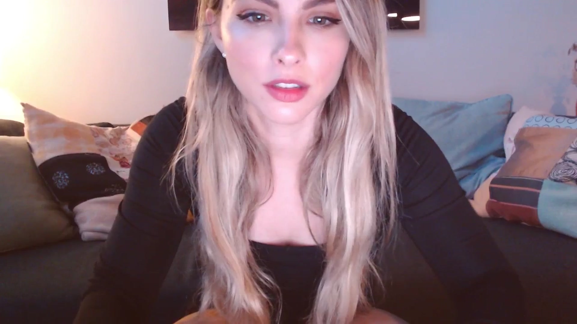 Gallery image thumbnail from StacyDoll's myfreecams stream on, 05/19/2025, 04:37 image 7 of 20