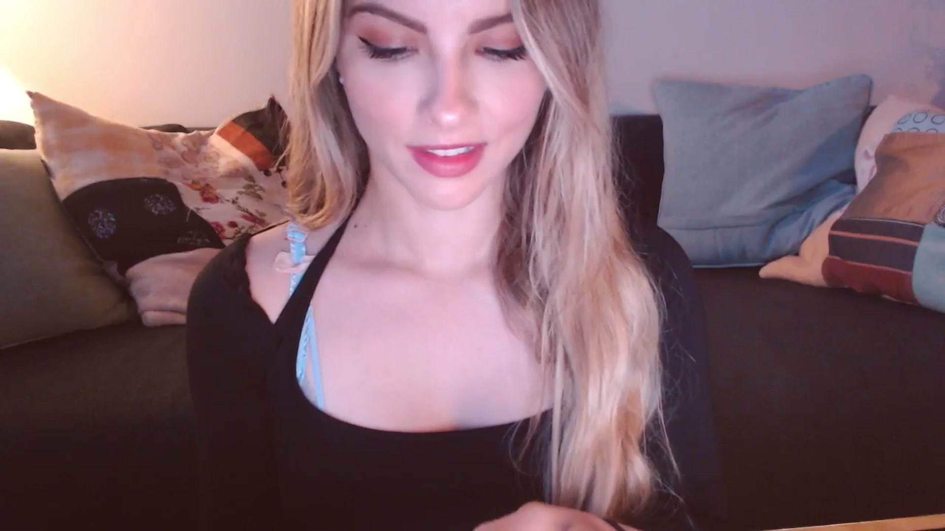 Gallery image thumbnail from StacyDoll's myfreecams stream on, 05/19/2025, 04:37 image 5 of 20
