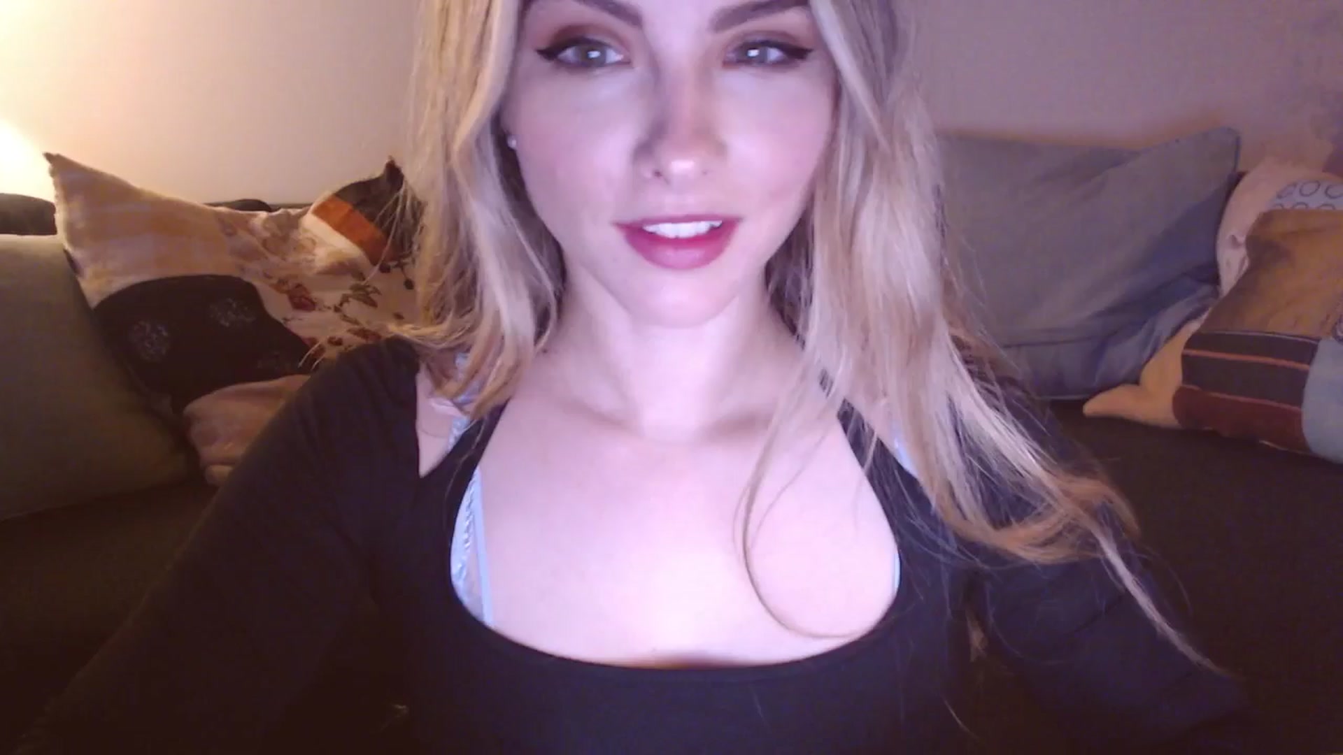 Gallery image thumbnail from StacyDoll's myfreecams stream on, 05/19/2025, 04:37 image 2 of 20