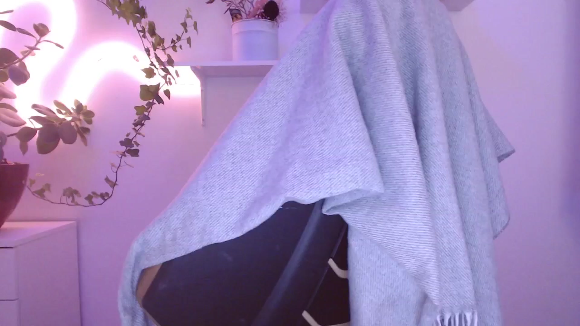 Gallery image thumbnail from StacyDoll's myfreecams stream on, 08/28/2025, 24:30 image 9 of 20