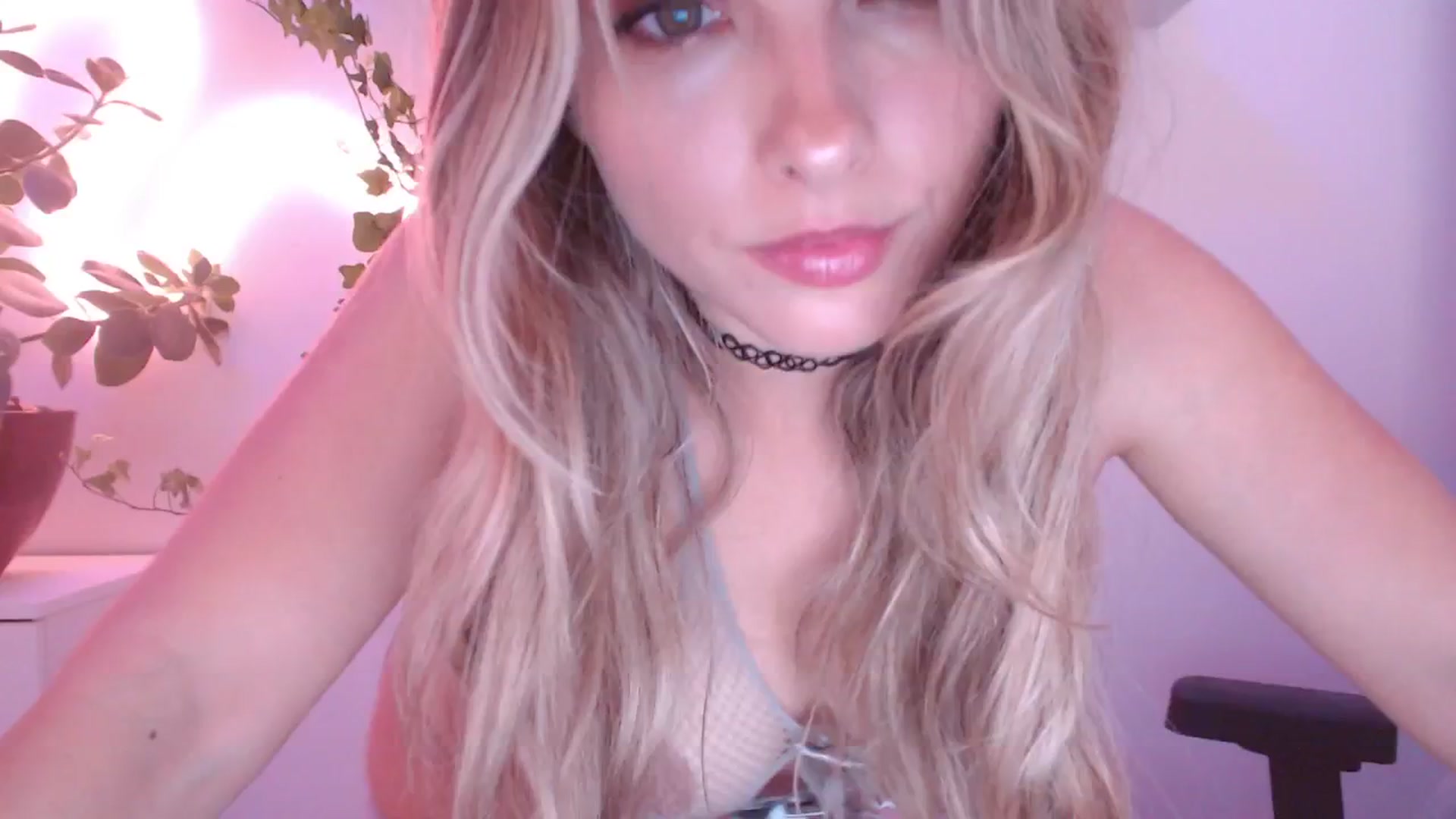 Gallery image thumbnail from StacyDoll's myfreecams stream on, 08/28/2025, 24:30 image 10 of 20