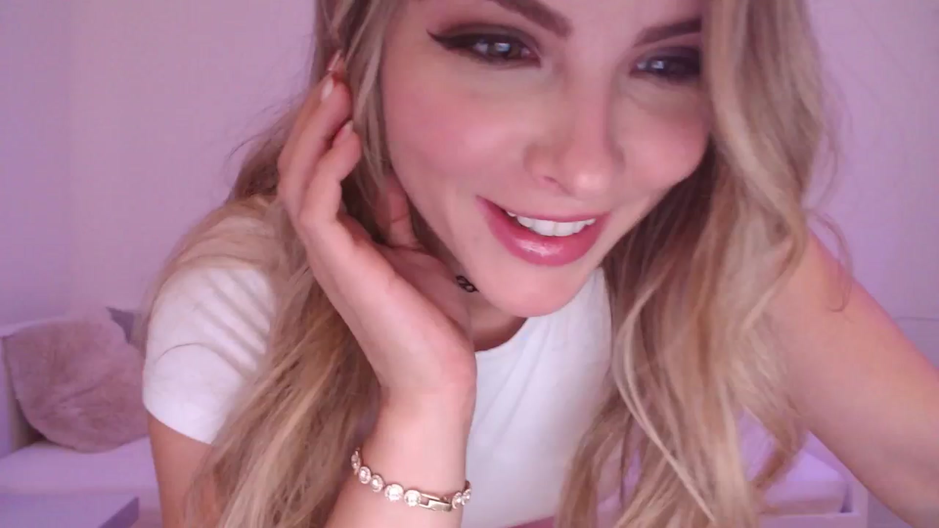 Gallery image thumbnail from StacyDoll's myfreecams stream on, 11/03/2025, 24:00 image 20 of 20