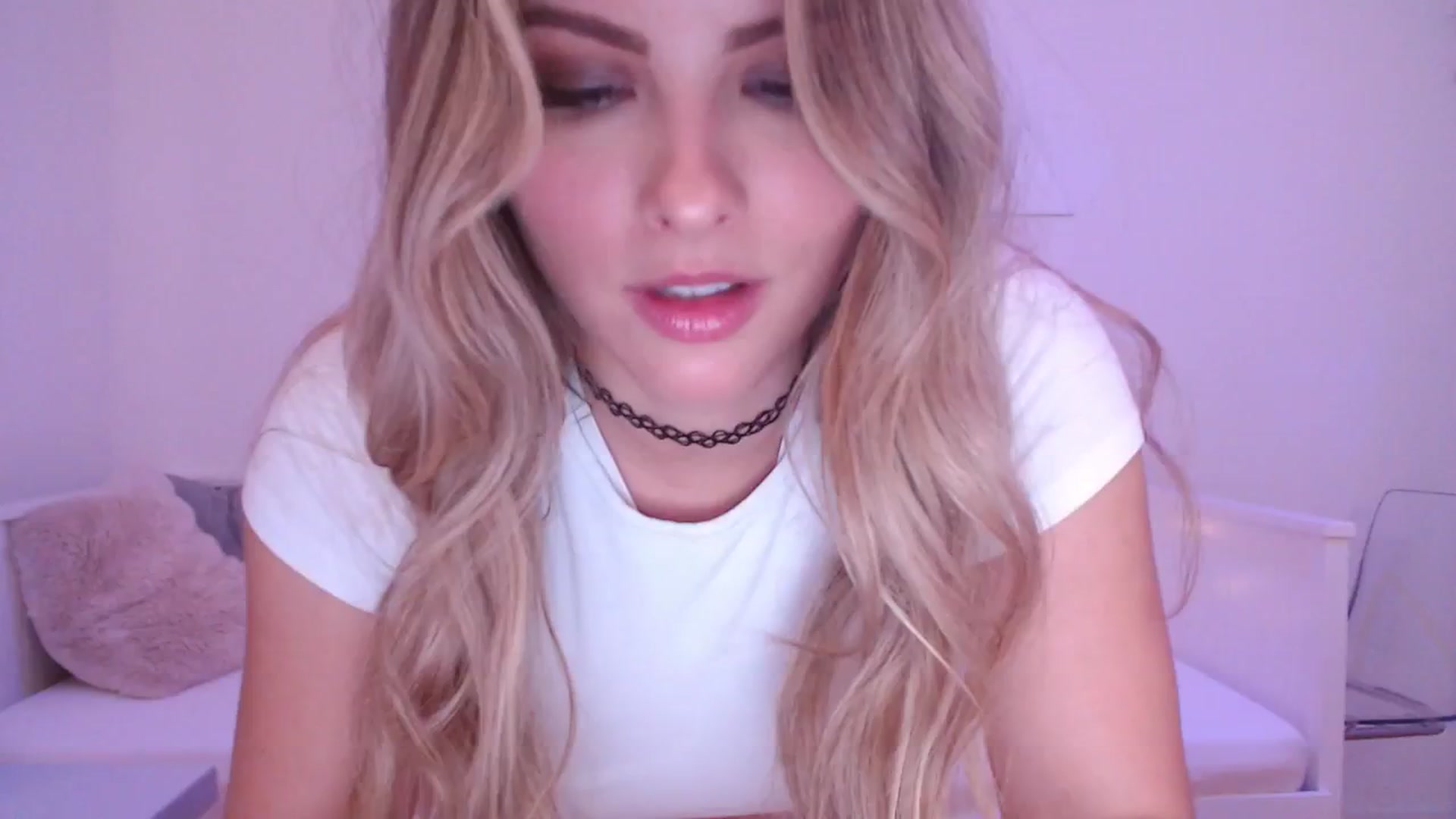 Gallery image thumbnail from StacyDoll's myfreecams stream on, 11/03/2025, 24:00 image 19 of 20