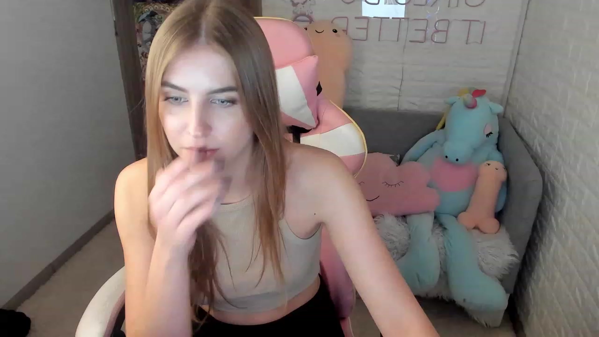 Gallery image thumbnail from StacyJey's myfreecams stream on, 12/03/2022, 10:54 image 4 of 20