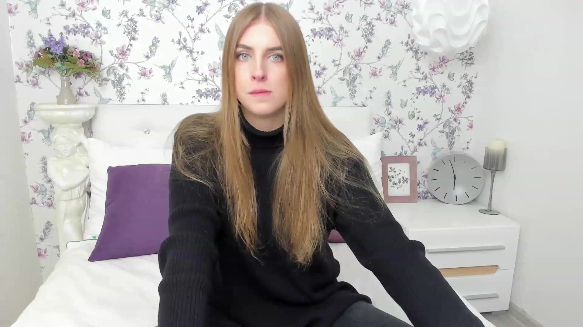 Gallery image thumbnail from StacyJey's myfreecams stream on, 12/06/2022, 16:22 image 1 of 20
