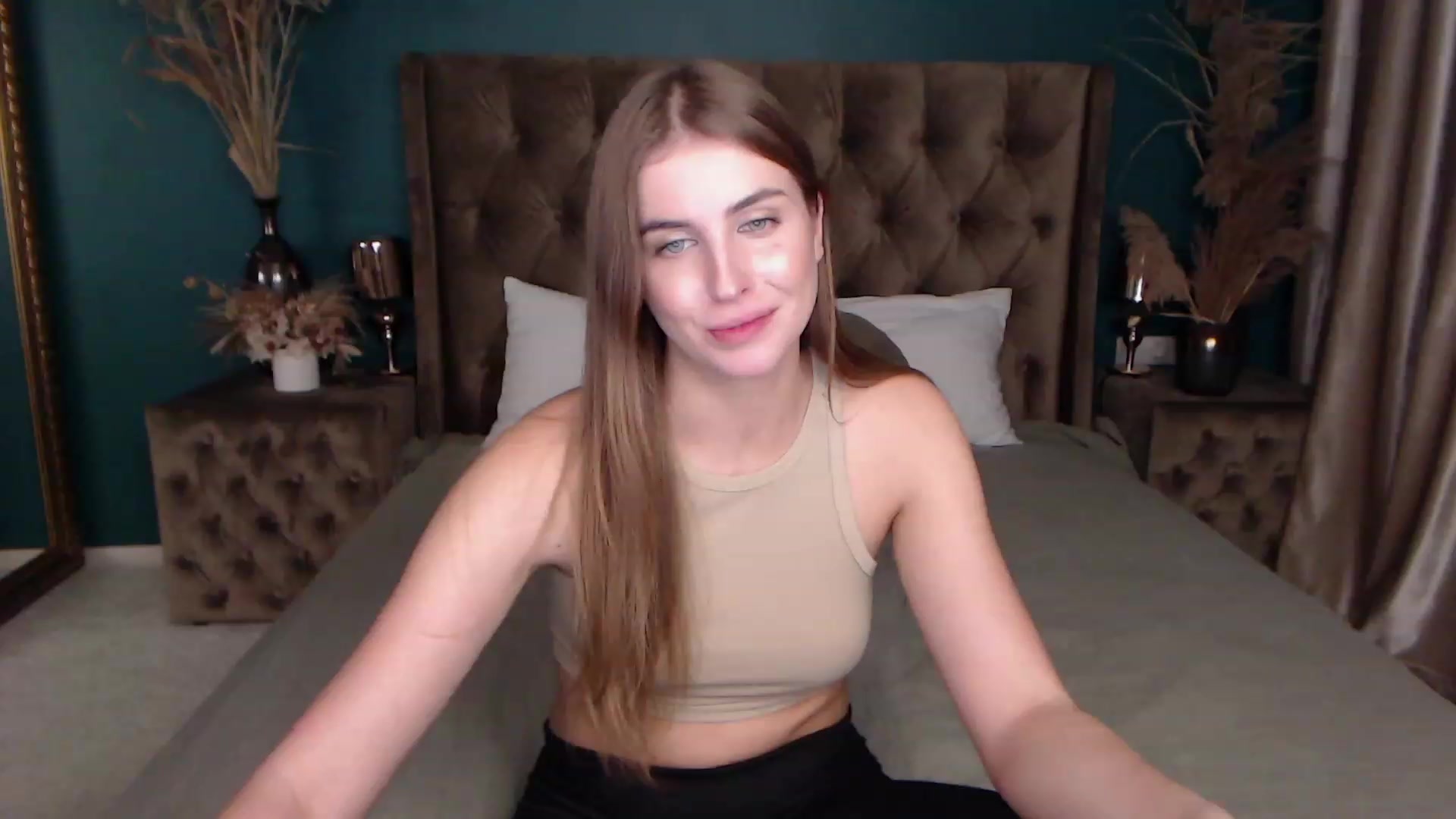 Gallery image thumbnail from StacyJey's myfreecams stream on, 12/07/2022, 18:05 image 15 of 20