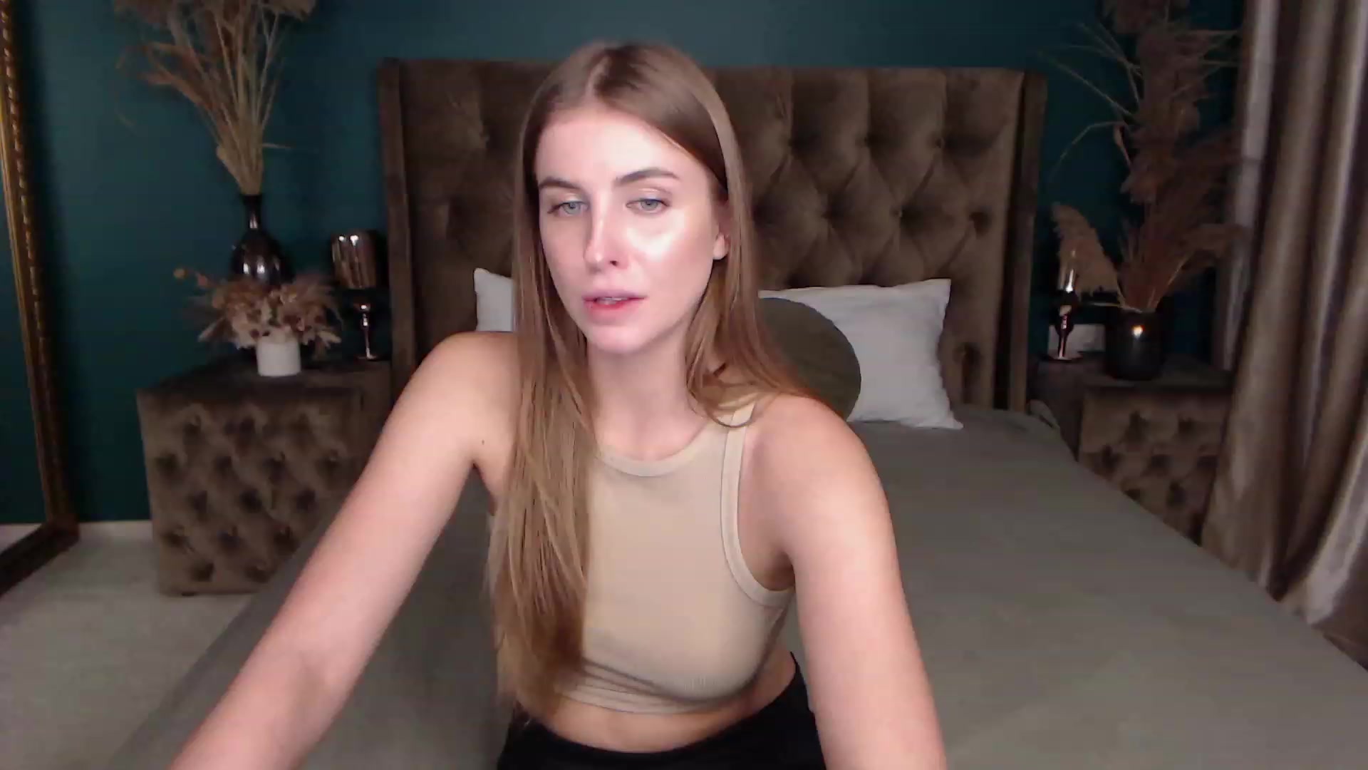 Gallery image thumbnail from StacyJey's myfreecams stream on, 12/07/2022, 19:29 image 10 of 20