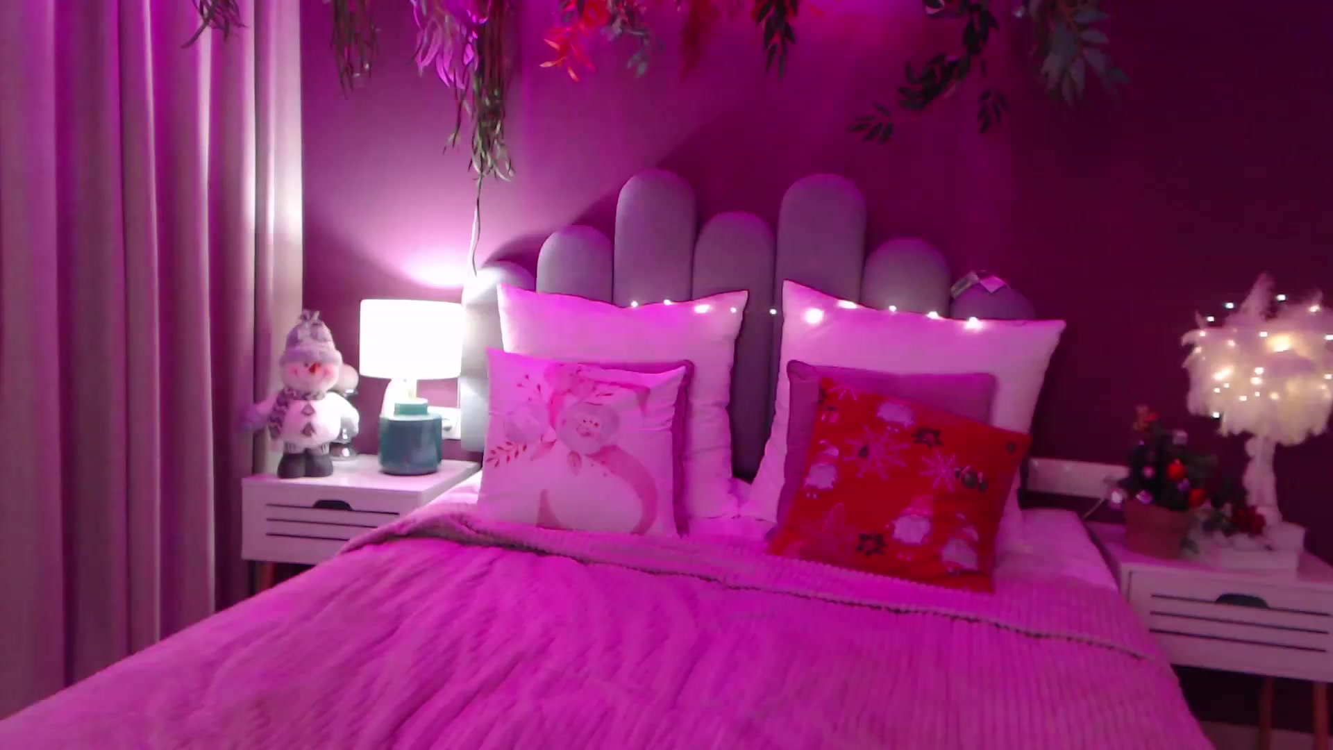 Gallery image thumbnail from StacyJey's myfreecams stream on, 12/15/2022, 16:29 image 8 of 20