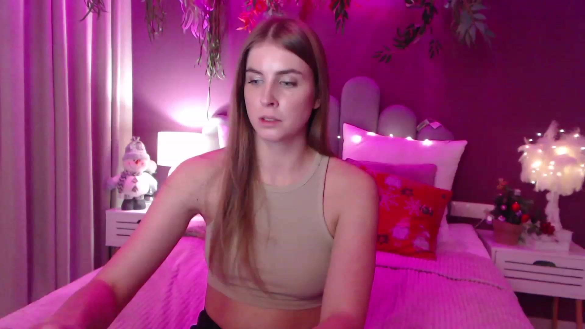 Gallery image thumbnail from StacyJey's myfreecams stream on, 12/15/2022, 16:29 image 6 of 20