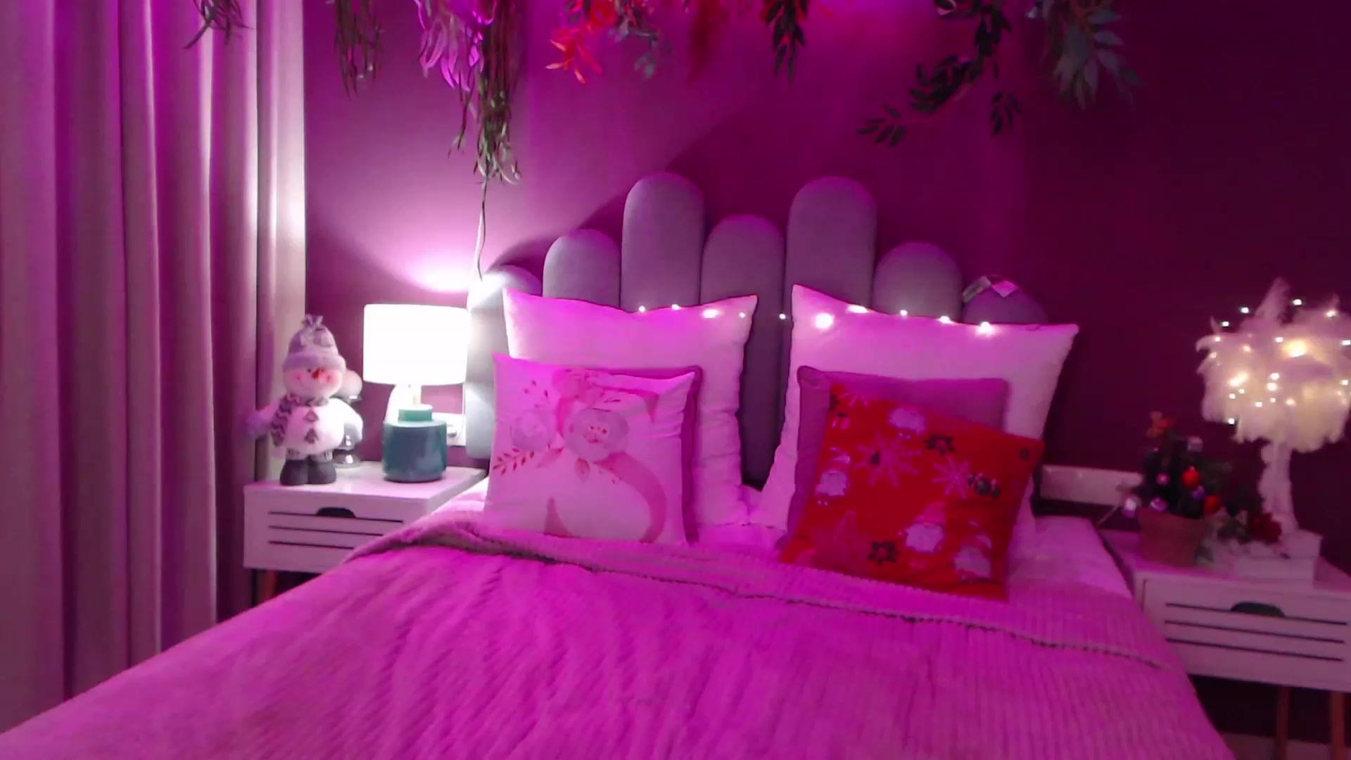 Gallery image thumbnail from StacyJey's myfreecams stream on, 12/15/2022, 16:29 image 5 of 20