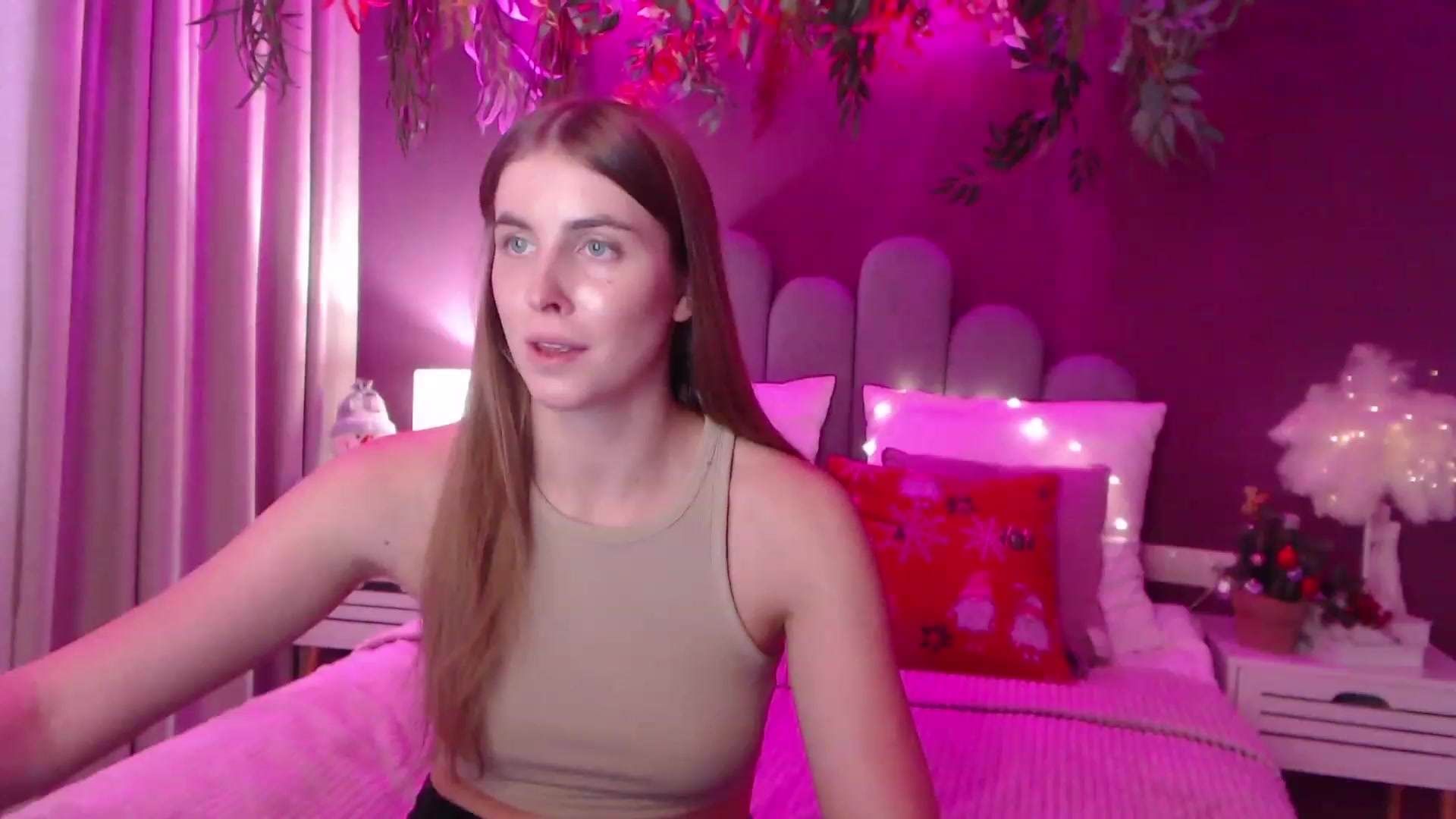 Gallery image thumbnail from StacyJey's myfreecams stream on, 12/16/2022, 12:27 image 19 of 20