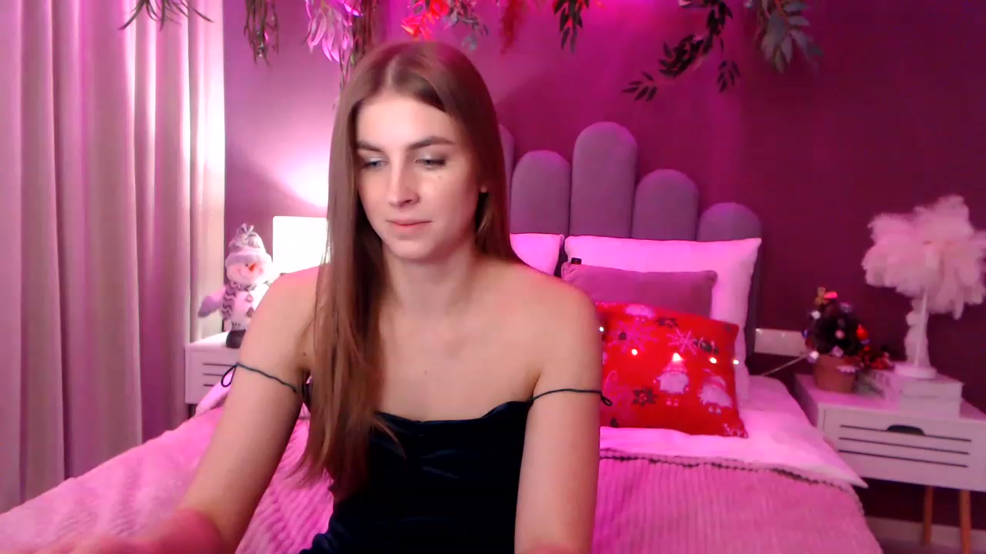 Gallery image thumbnail from StacyJey's myfreecams stream on, 12/25/2022, 09:52 image 8 of 20
