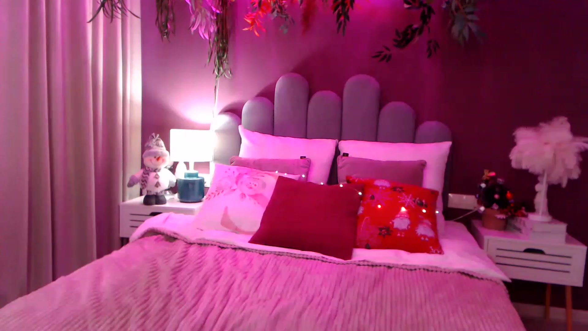 Gallery image thumbnail from StacyJey's myfreecams stream on, 12/25/2022, 09:52 image 17 of 20