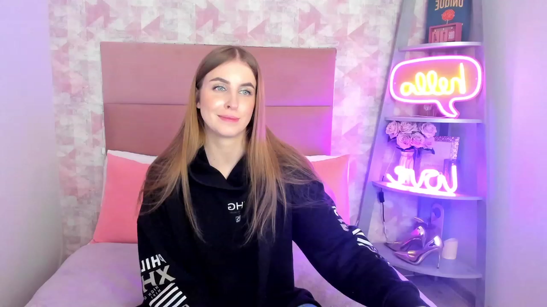 Gallery image thumbnail from StacyJey's myfreecams stream on, 03/18/2023, 13:00 image 19 of 20