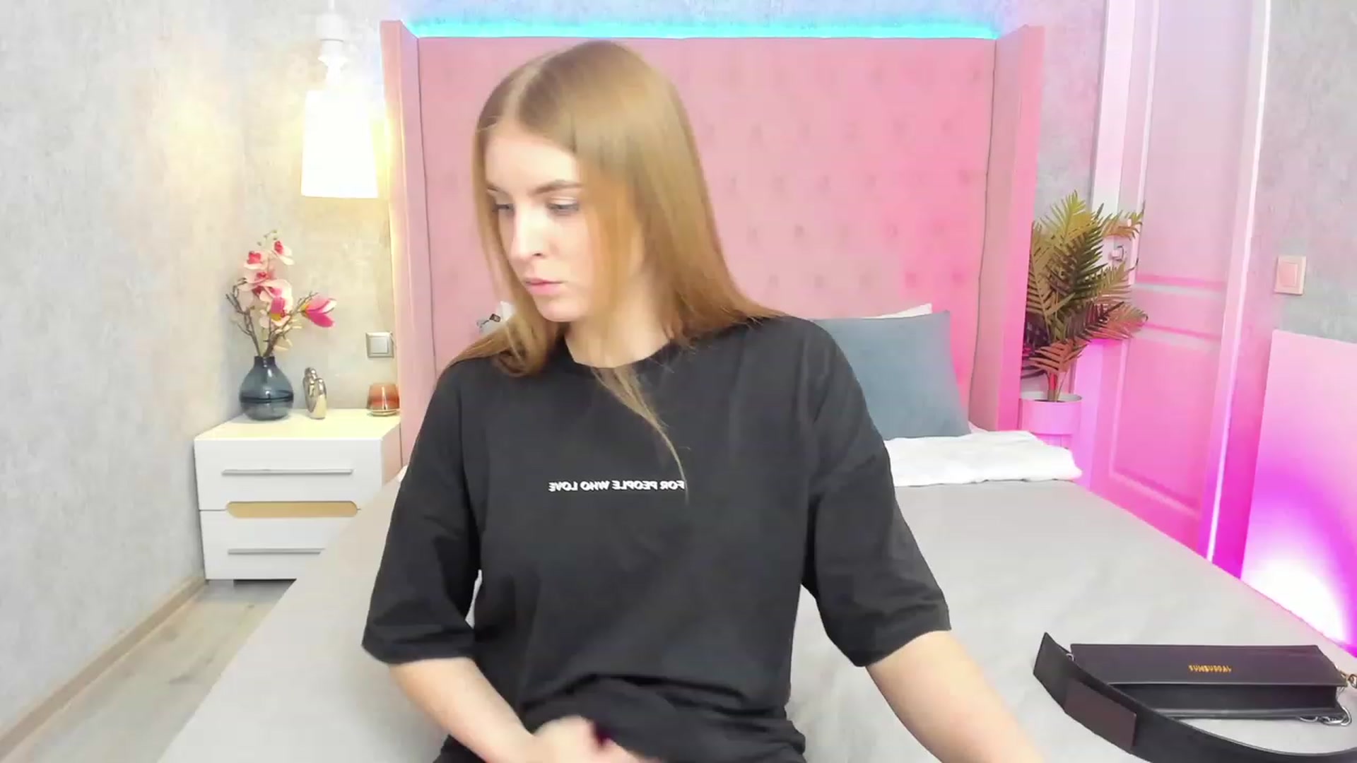 Gallery image thumbnail from StacyJey's myfreecams stream on, 04/21/2023, 11:59 image 13 of 20