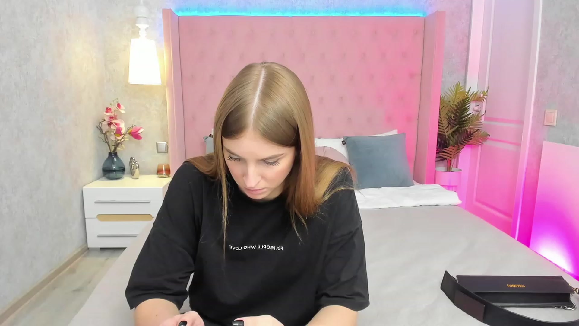Gallery image thumbnail from StacyJey's myfreecams stream on, 04/21/2023, 11:59 image 17 of 20