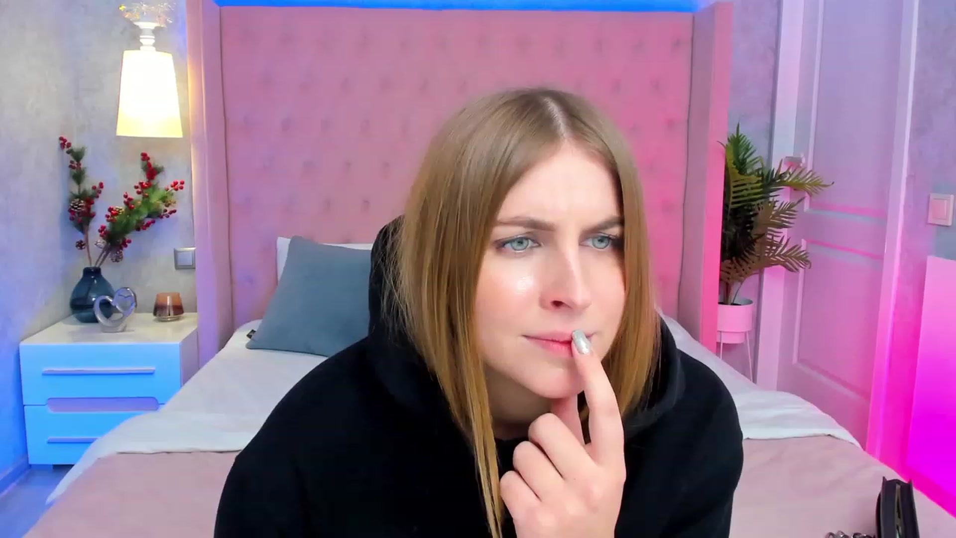 Gallery image thumbnail from StacyJey's myfreecams stream on, 01/06/2024, 13:00 image 19 of 20