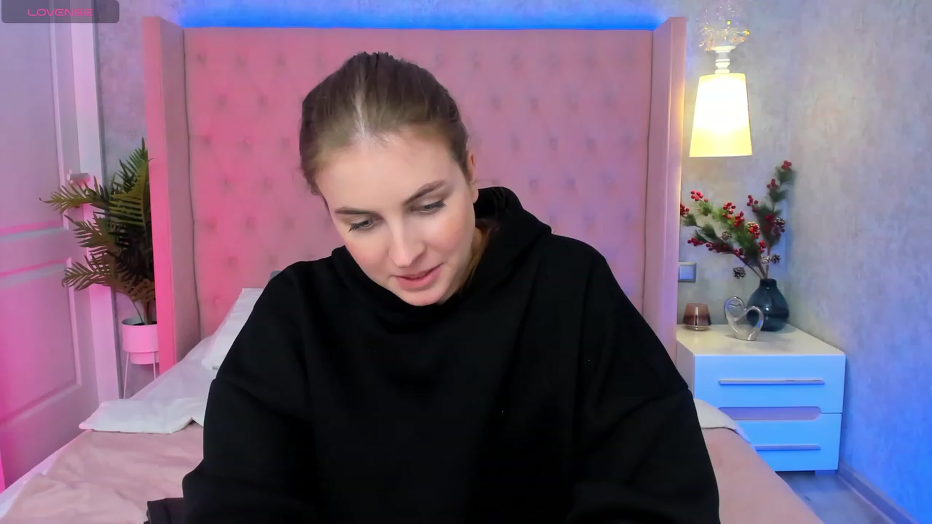 Gallery image thumbnail from StacyJey's myfreecams stream on, 01/09/2024, 12:59 image 2 of 20