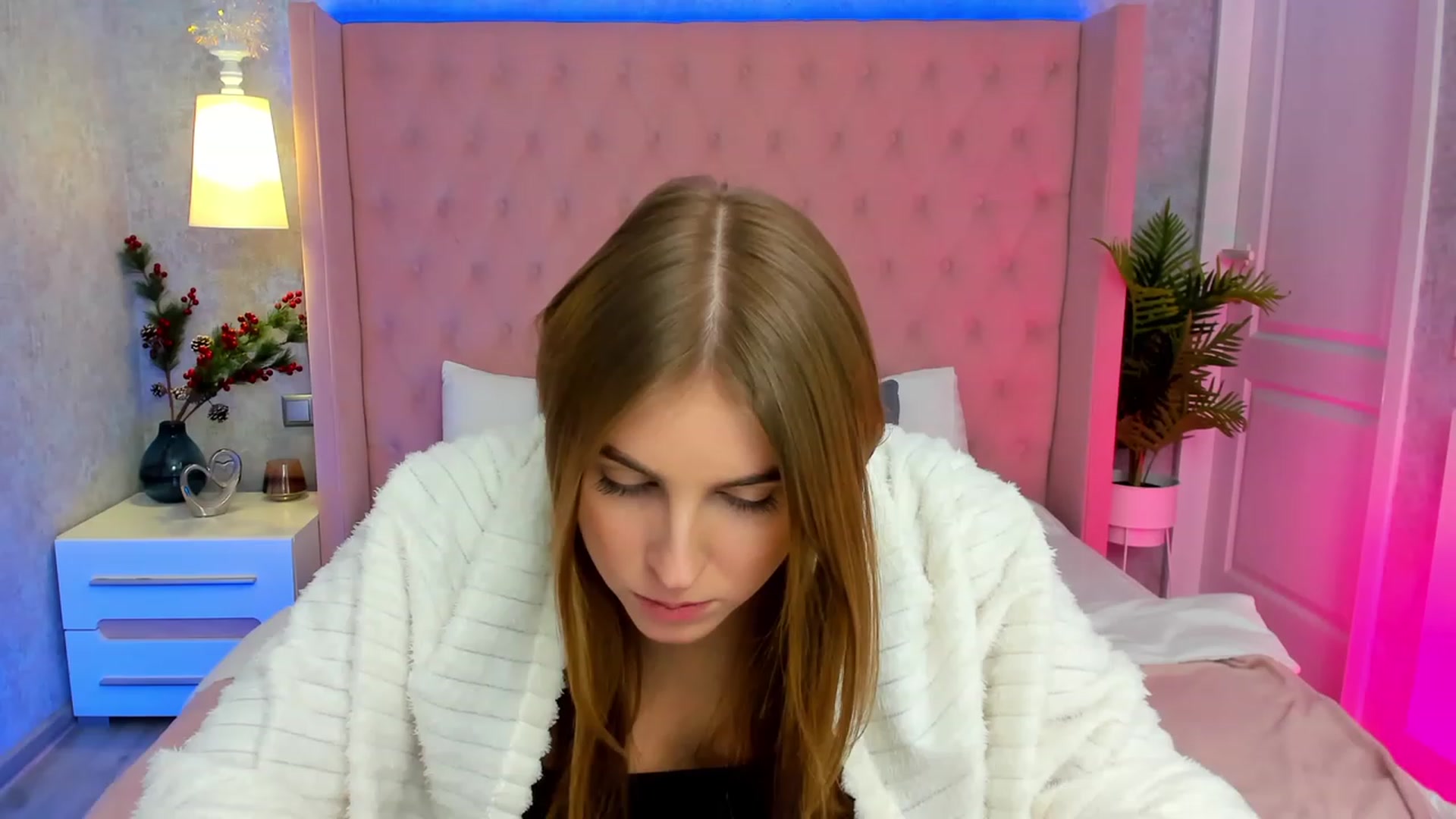 Gallery image thumbnail from StacyJey's myfreecams stream on, 01/10/2024, 08:42 image 15 of 20