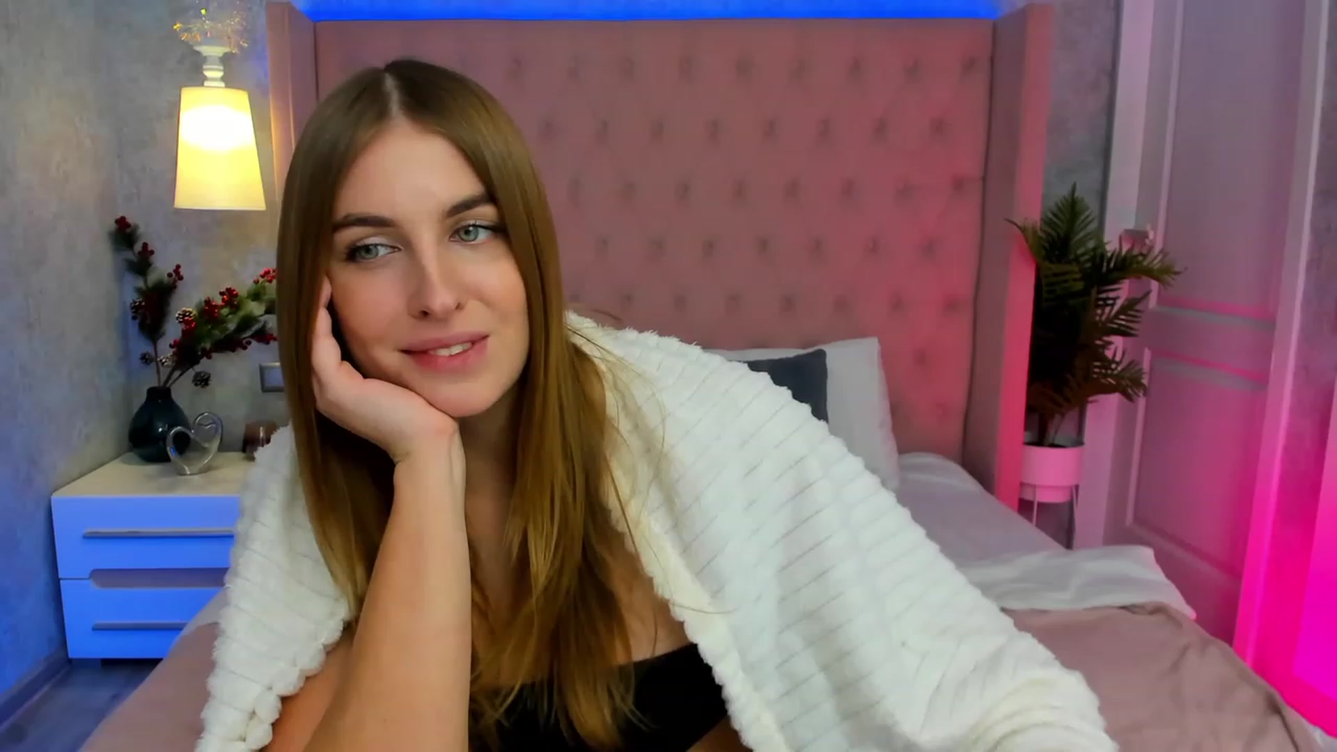 Gallery image thumbnail from StacyJey's myfreecams stream on, 01/10/2024, 08:42 image 1 of 20
