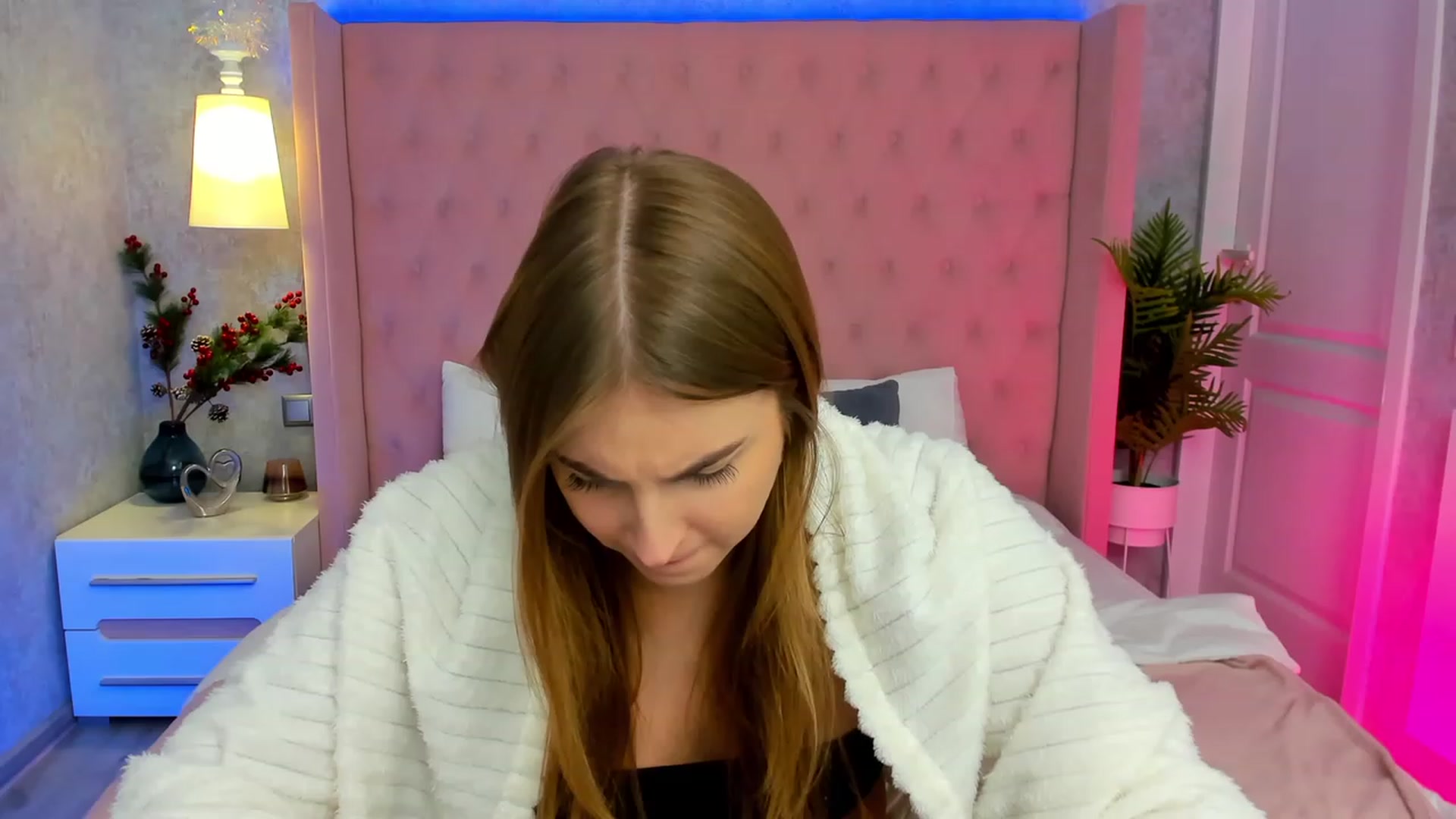 Gallery image thumbnail from StacyJey's myfreecams stream on, 01/10/2024, 08:42 image 18 of 20