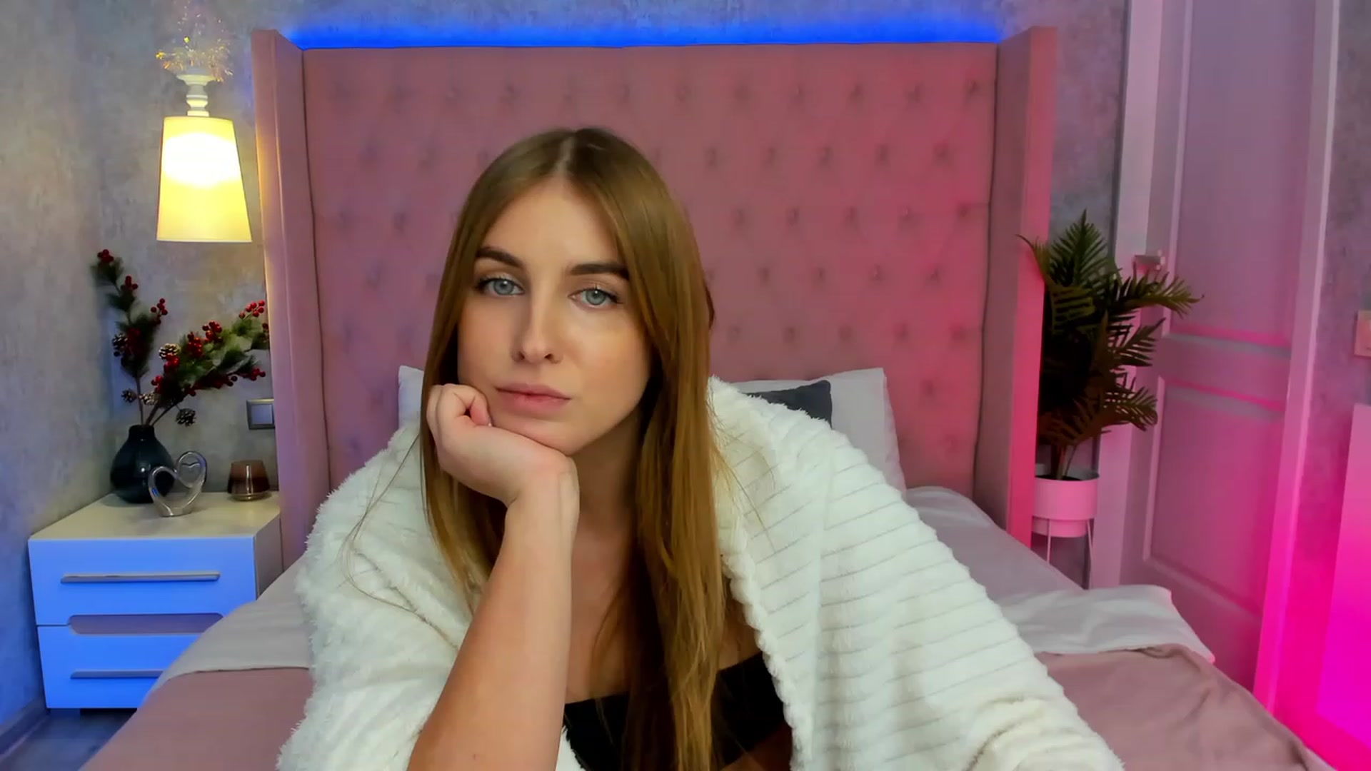 Gallery image thumbnail from StacyJey's myfreecams stream on, 01/10/2024, 09:29 image 14 of 20