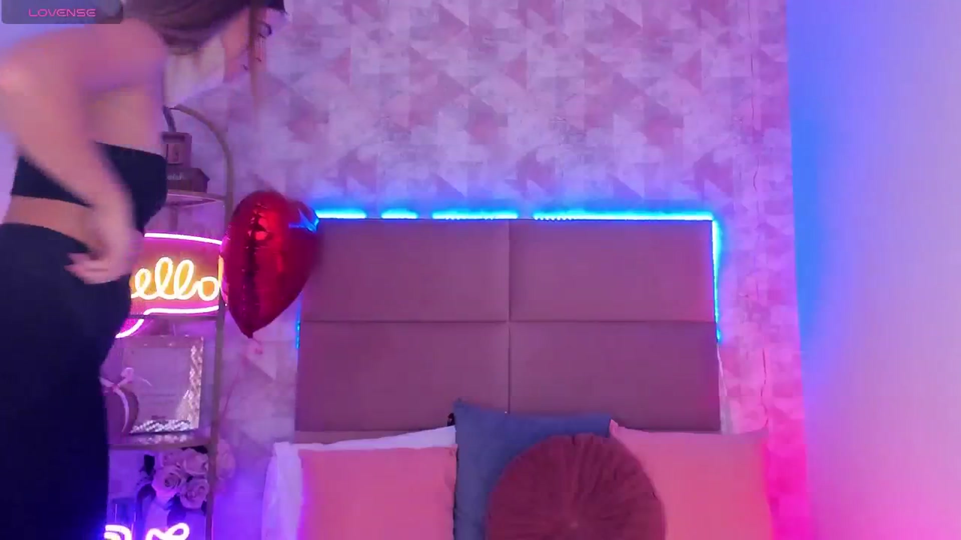 Gallery image thumbnail from StacyJey's myfreecams stream on, 02/16/2024, 13:02 image 19 of 20
