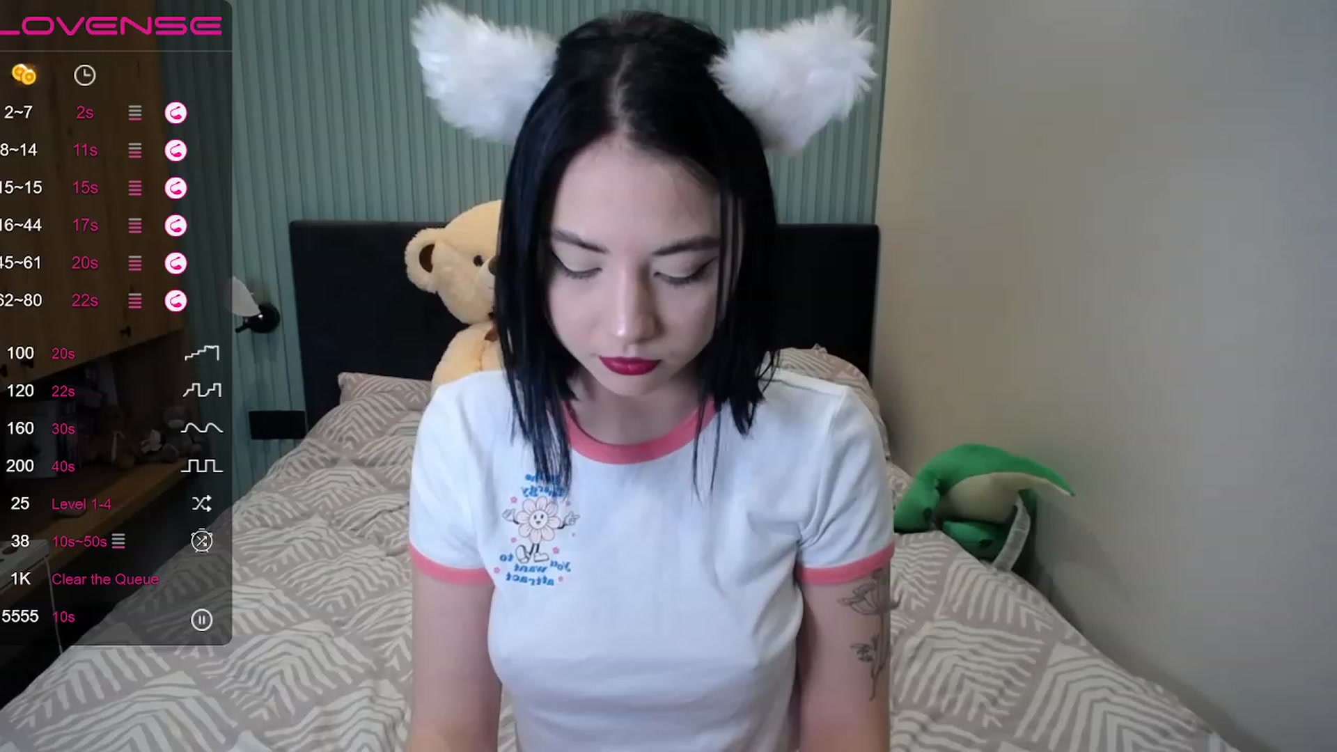 Gallery image thumbnail from StacySun's myfreecams stream on, 04/20/2023, 24:01 image 8 of 20