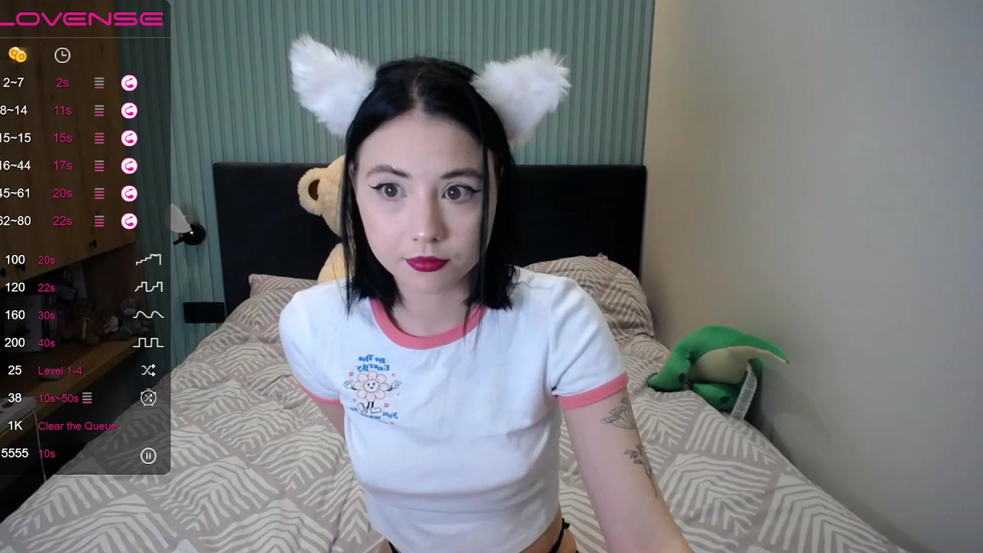 Gallery image thumbnail from StacySun's myfreecams stream on, 04/20/2023, 24:01 image 6 of 20
