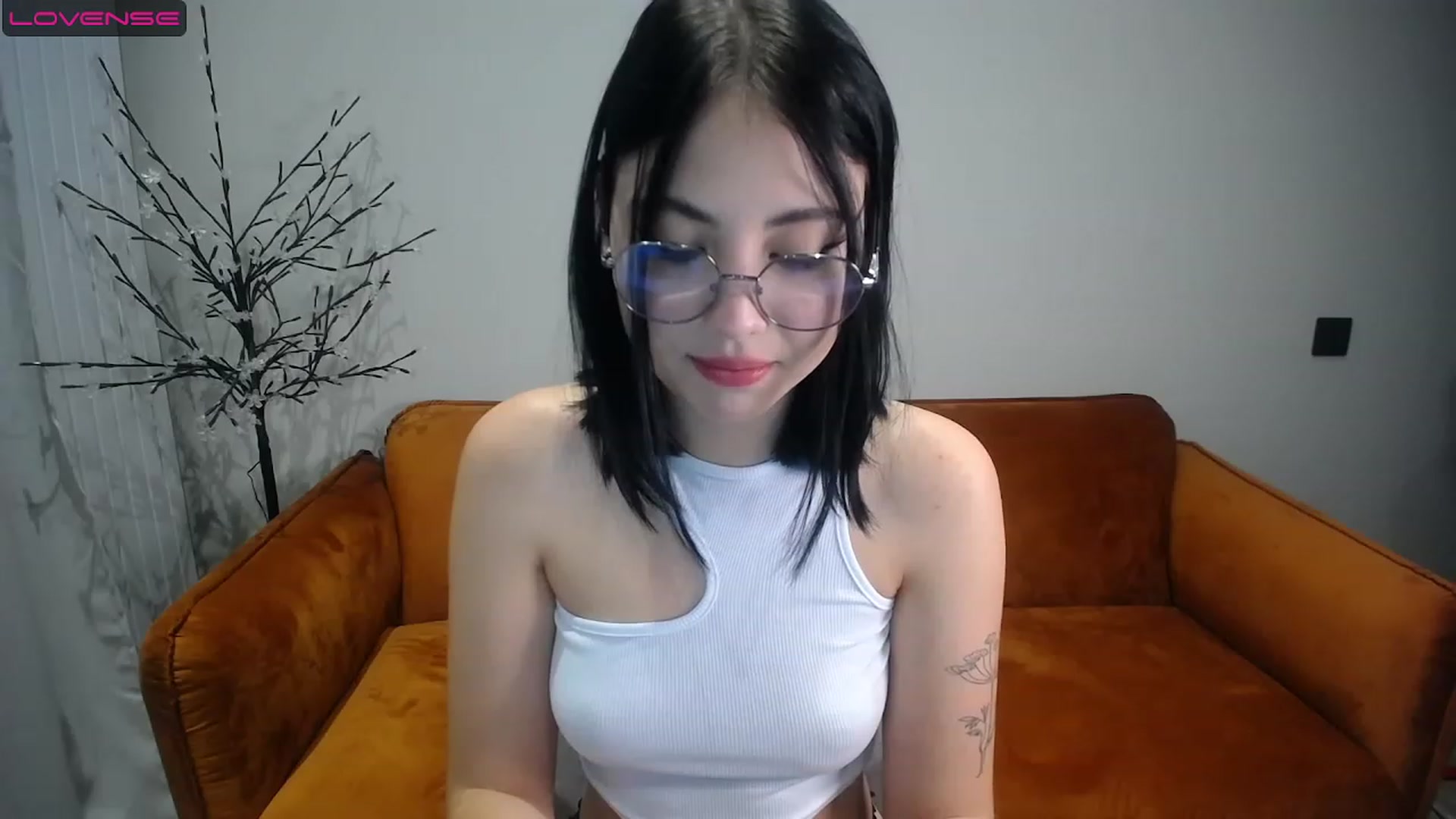Gallery image thumbnail from StacySun's myfreecams stream on, 06/13/2023, 22:56 image 4 of 20