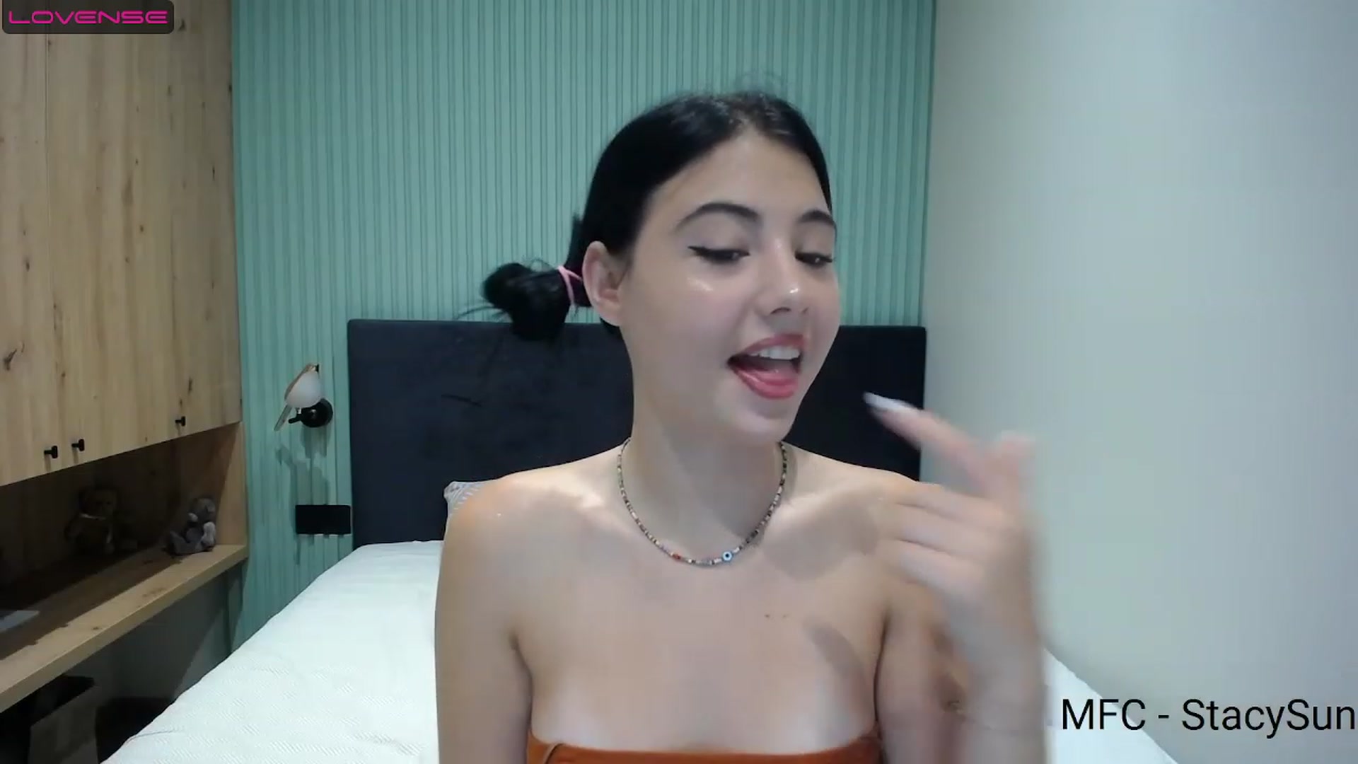 Gallery image thumbnail from StacySun's myfreecams stream on, 08/29/2023, 23:25 image 9 of 20
