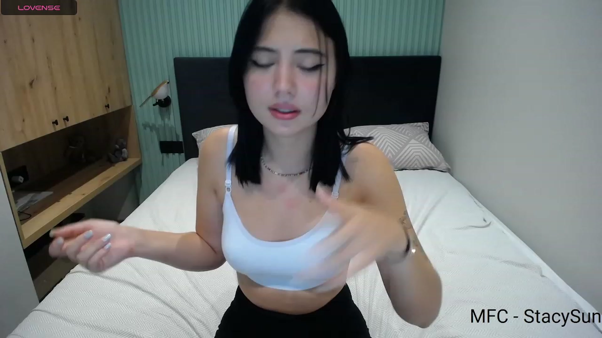 Gallery image thumbnail from StacySun's myfreecams stream on, 08/31/2023, 23:05 image 10 of 20