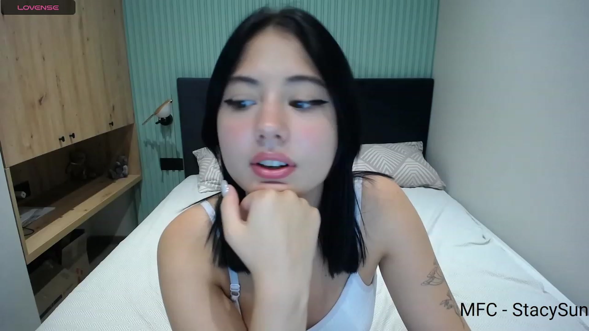Gallery image thumbnail from StacySun's myfreecams stream on, 09/01/2023, 01:06 image 2 of 20