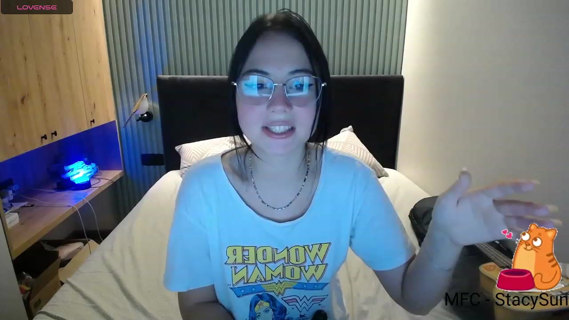 Gallery image thumbnail from StacySun's myfreecams stream on, 09/18/2023, 21:20 image 18 of 20