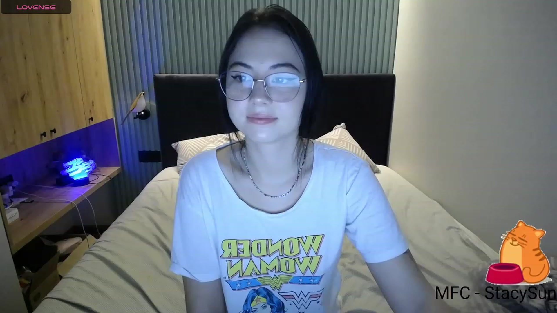 Gallery image thumbnail from StacySun's myfreecams stream on, 09/18/2023, 21:20 image 2 of 20