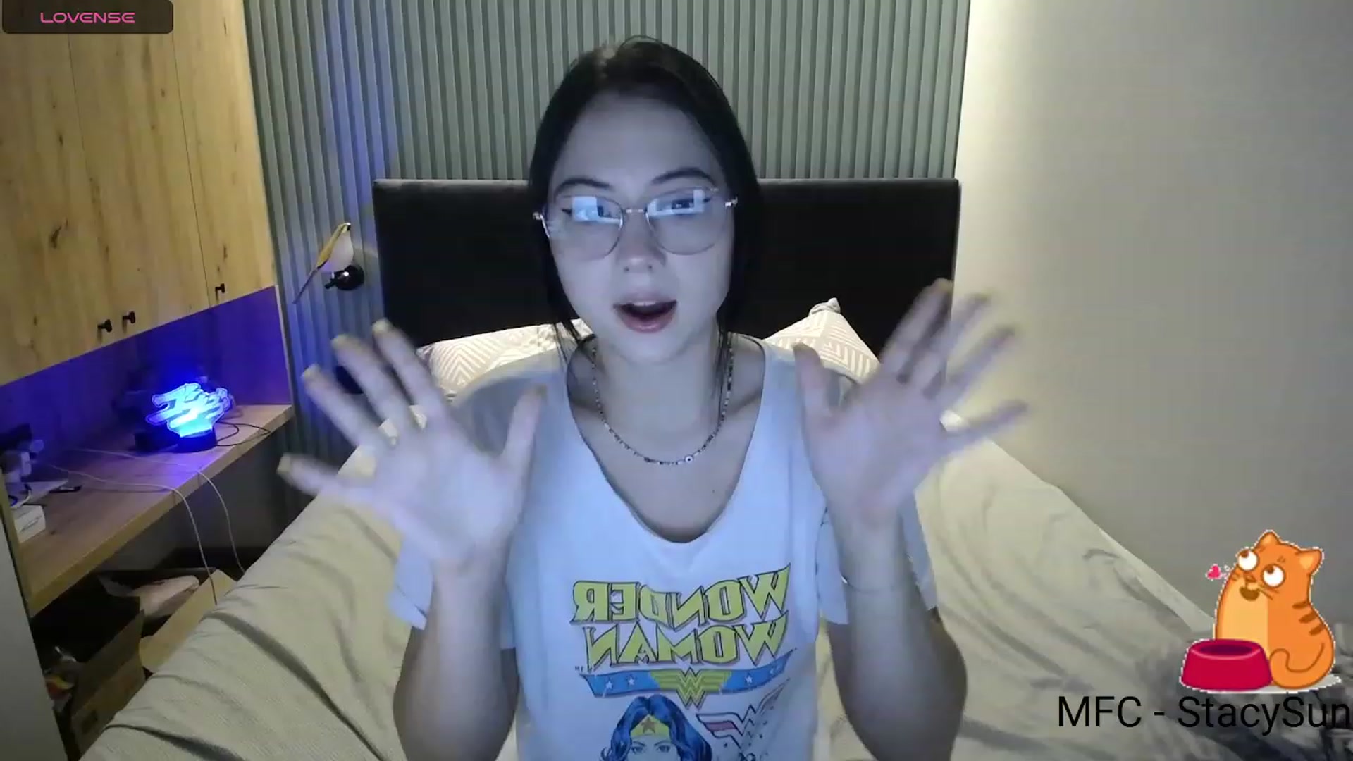 Gallery image thumbnail from StacySun's myfreecams stream on, 09/18/2023, 21:20 image 7 of 20