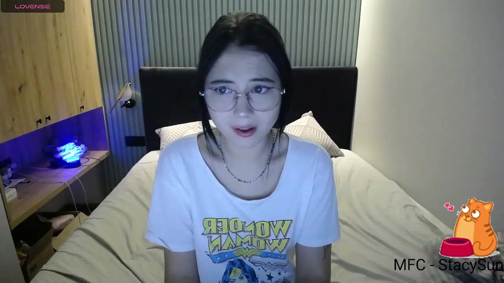 Gallery image thumbnail from StacySun's myfreecams stream on, 09/18/2023, 21:20 image 6 of 20