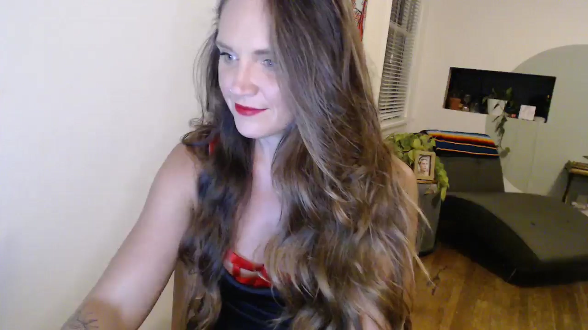 Gallery image thumbnail from StacySunshine's myfreecams stream on, 06/09/2024, 06:52 image 12 of 20