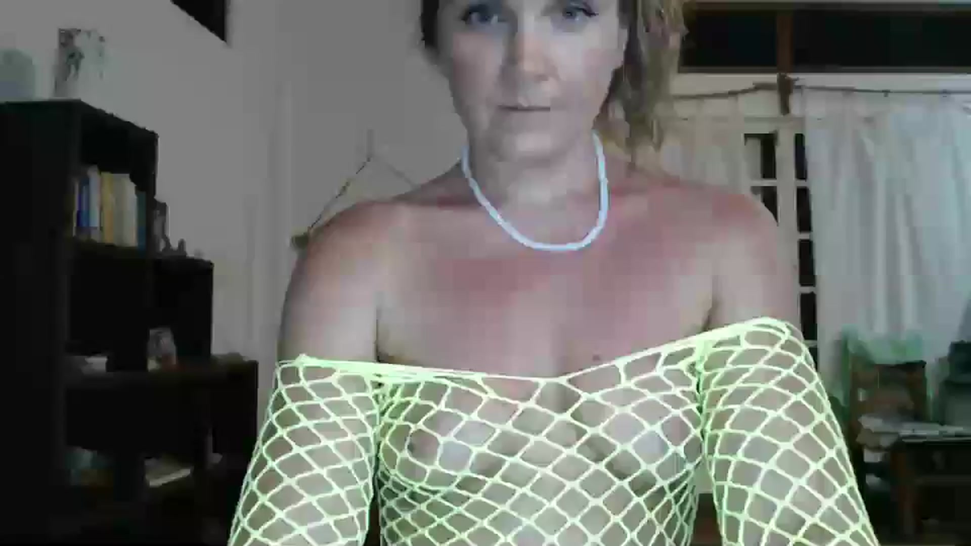 Gallery image thumbnail from StacySunshine's myfreecams stream on, 09/15/2024, 05:53 image 12 of 20