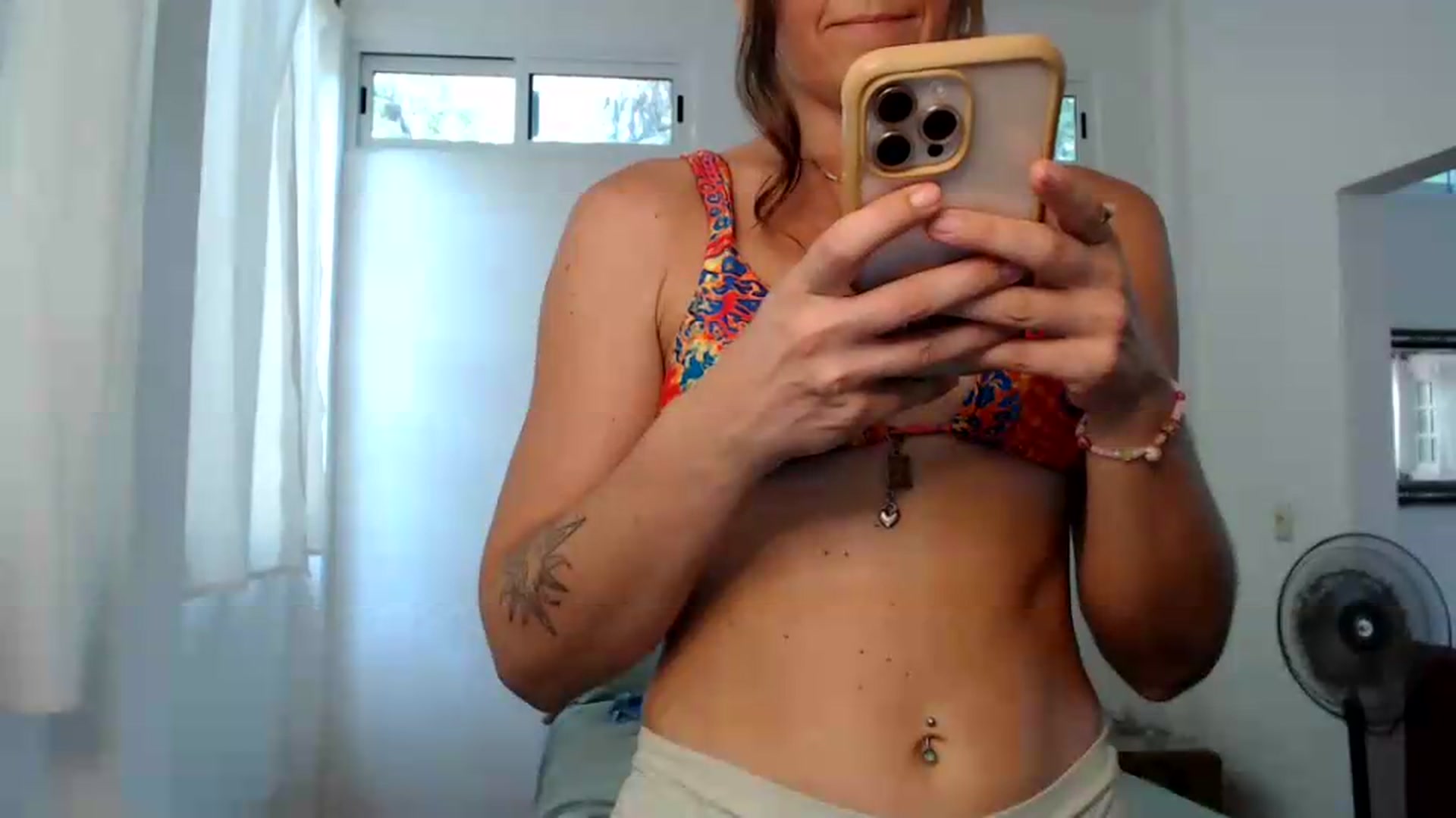Gallery image thumbnail from StacySunshine's myfreecams stream on, 08/10/2026, 22:28 image 15 of 20