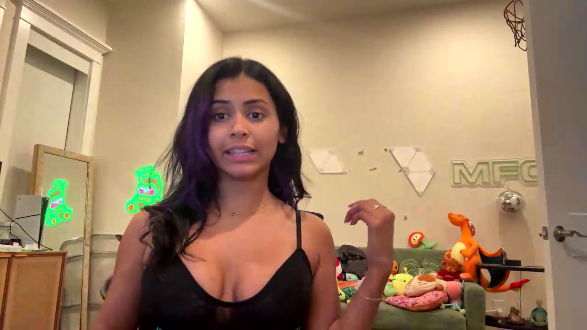 Gallery image thumbnail from Stacy_x3's myfreecams stream on, 05/18/2026, 05:03 image 8 of 20