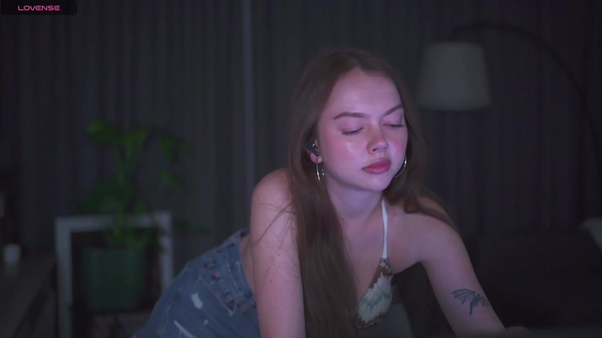 Gallery image thumbnail from Stacymeeow's myfreecams stream on, 07/26/2026, 23:40 image 9 of 20